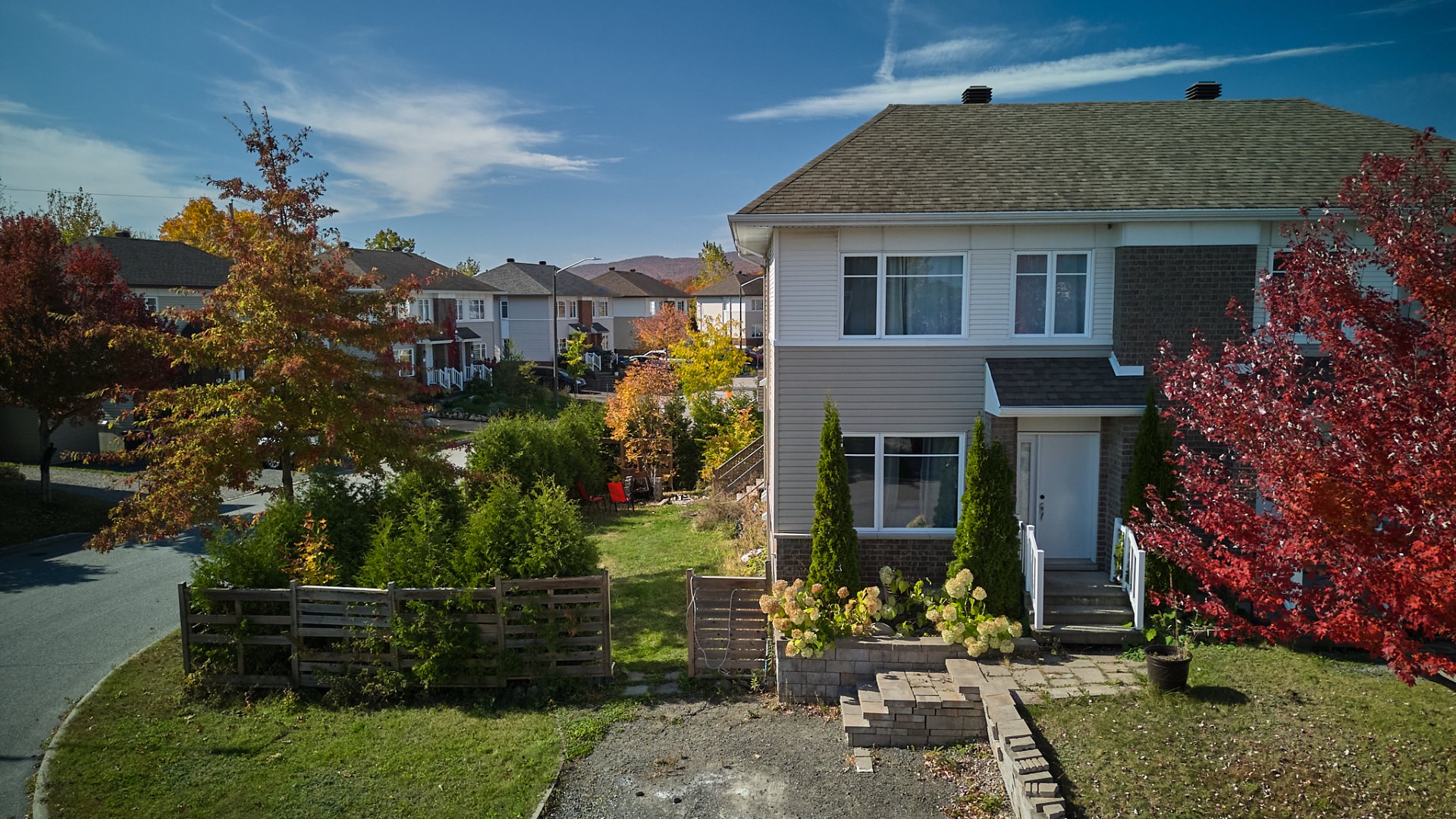 MLS: 27076326
