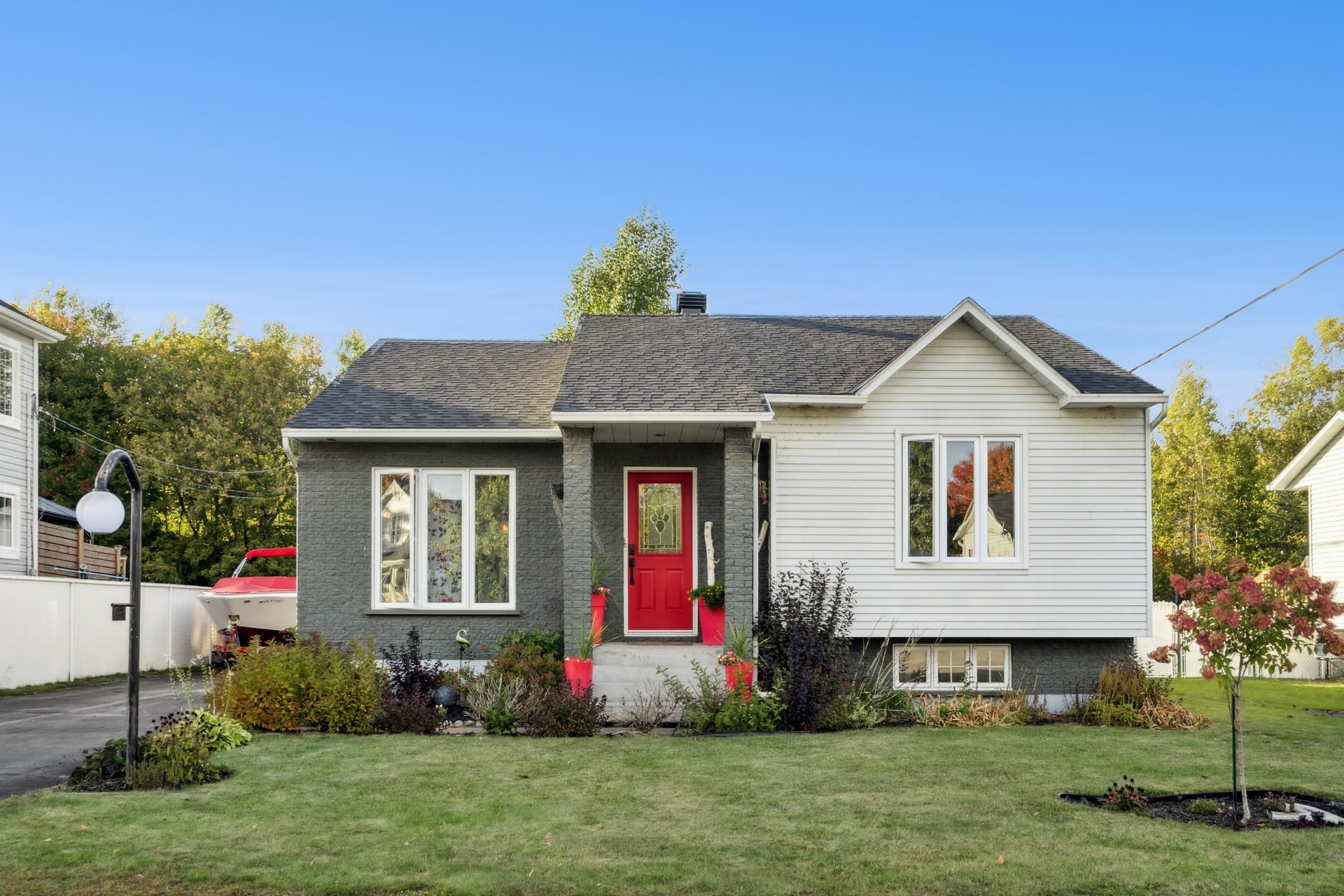 MLS: 22183427