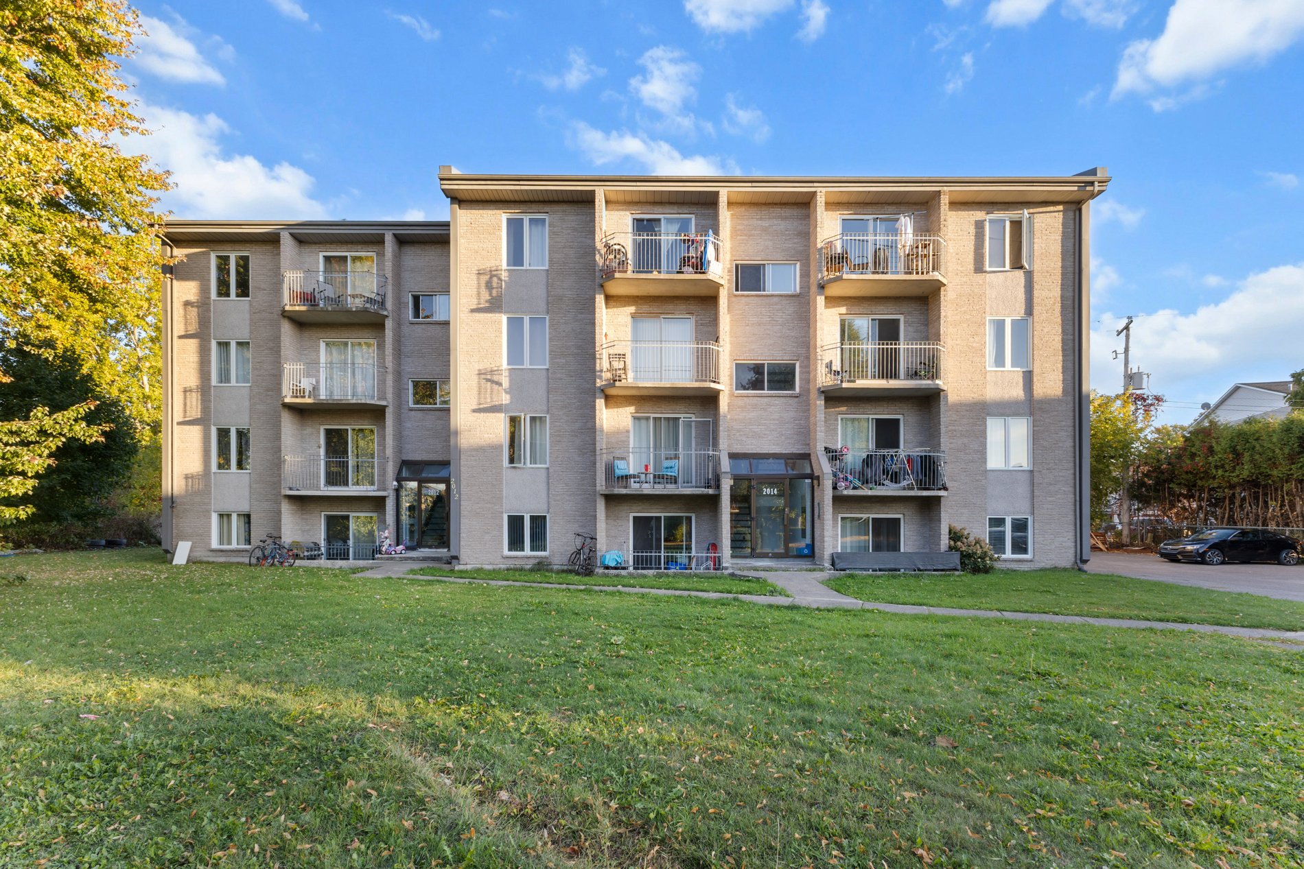 MLS: 23869851