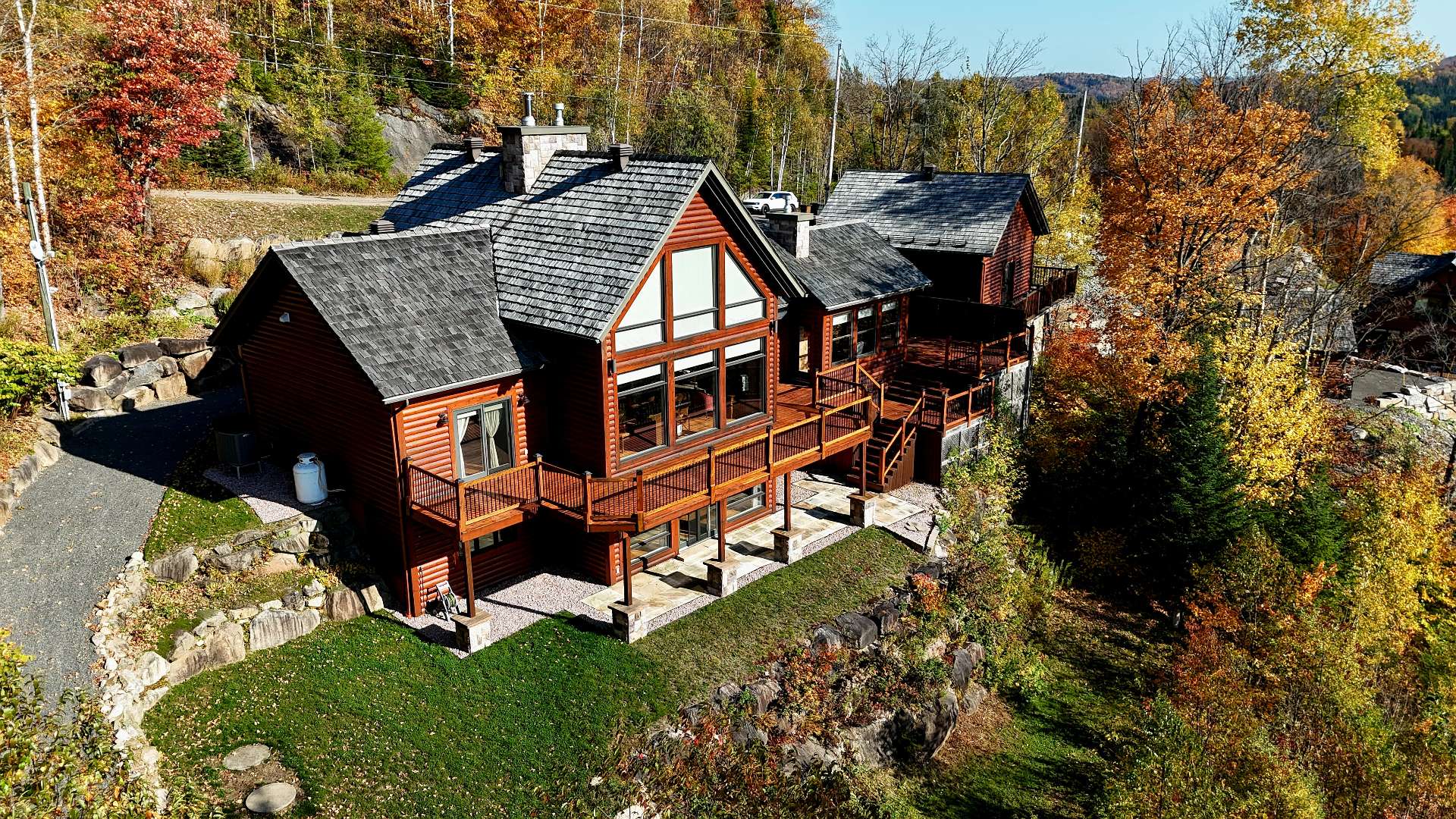 MLS: 27607582