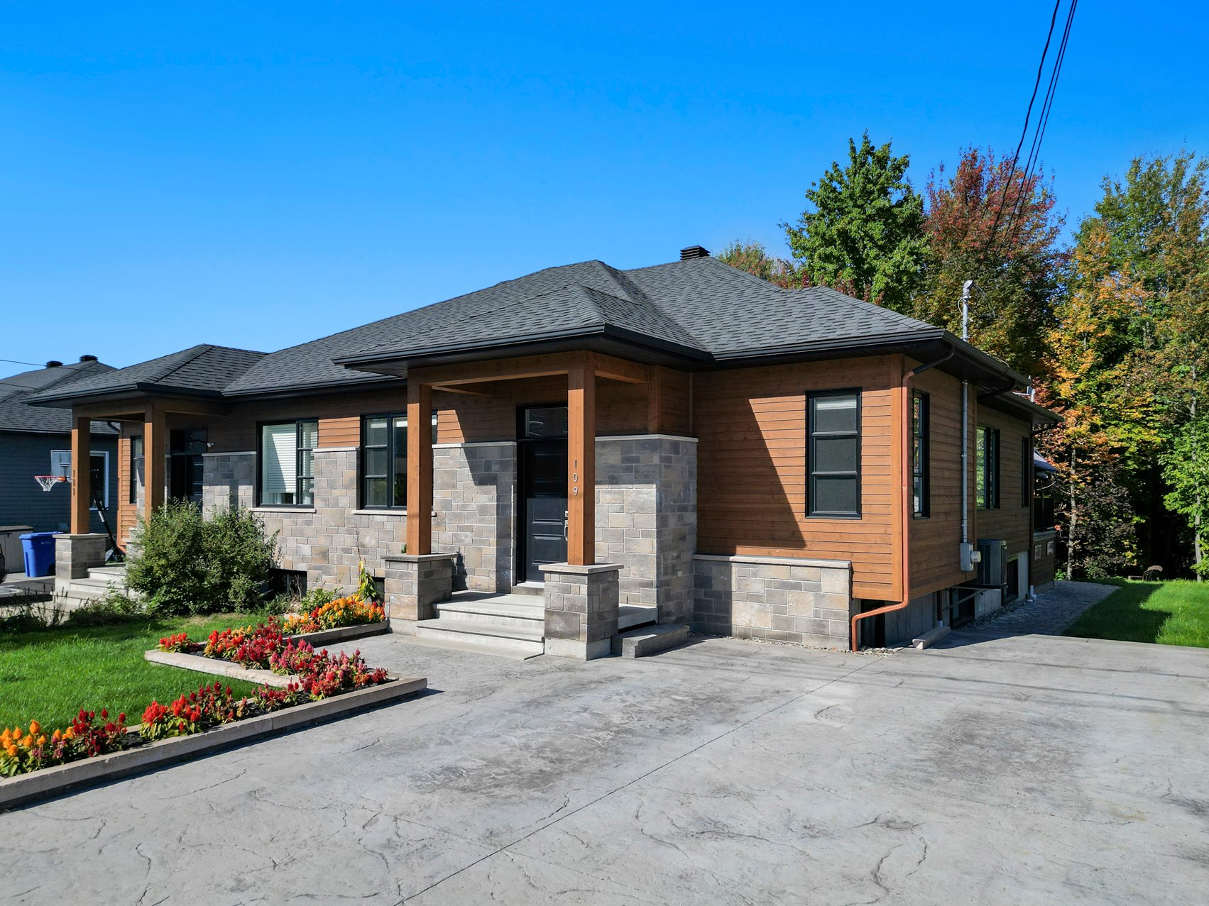 MLS: 26509373