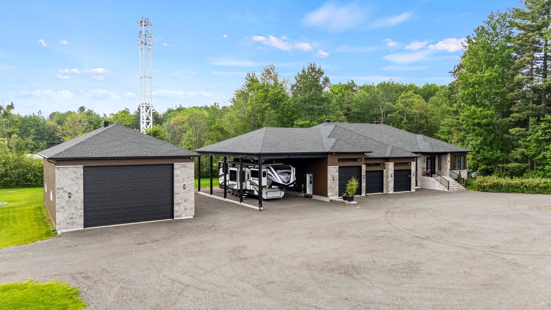 MLS: 28202577
