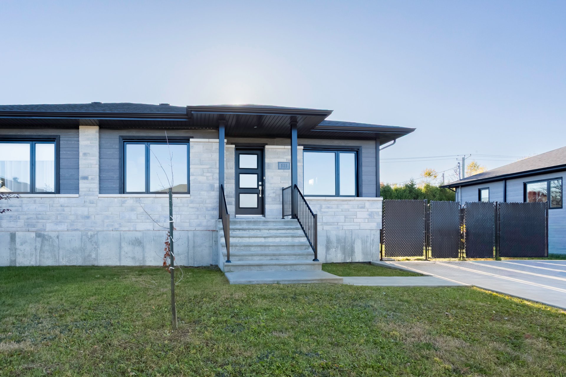 MLS: 24736913
