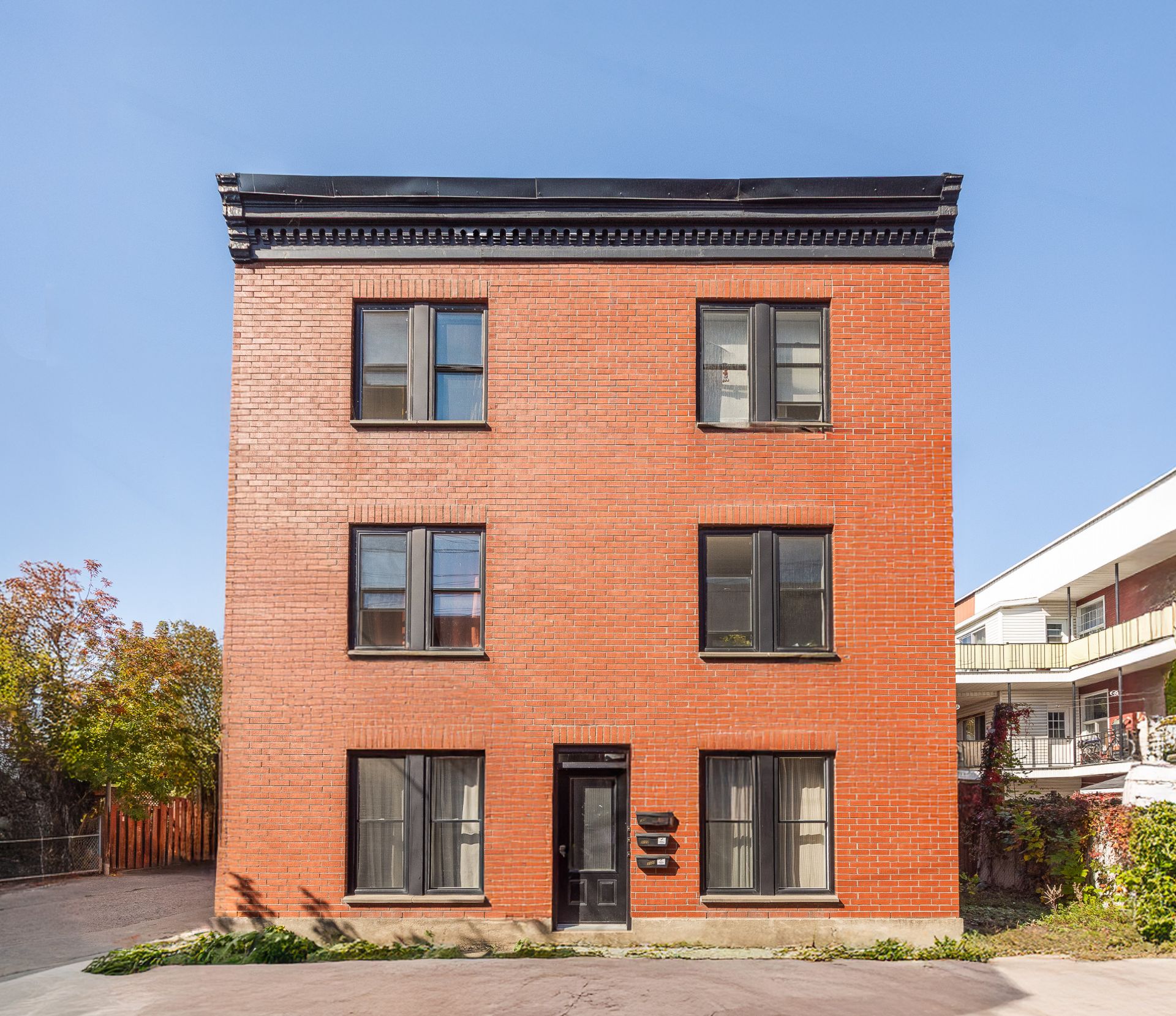 MLS: 24514582