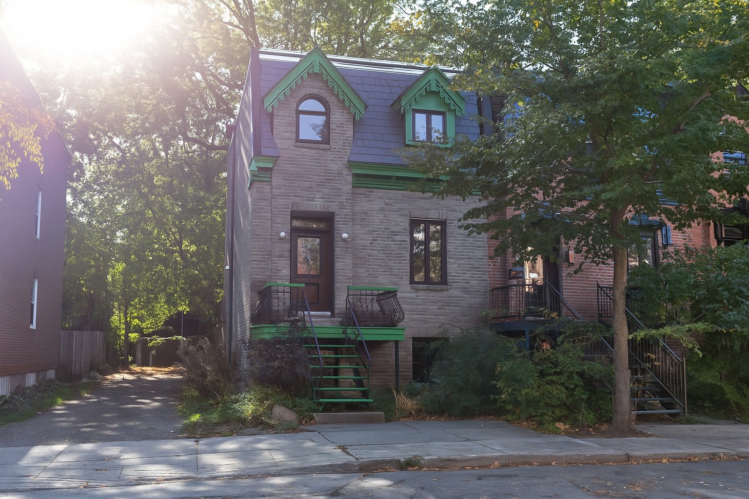 MLS: 23840477