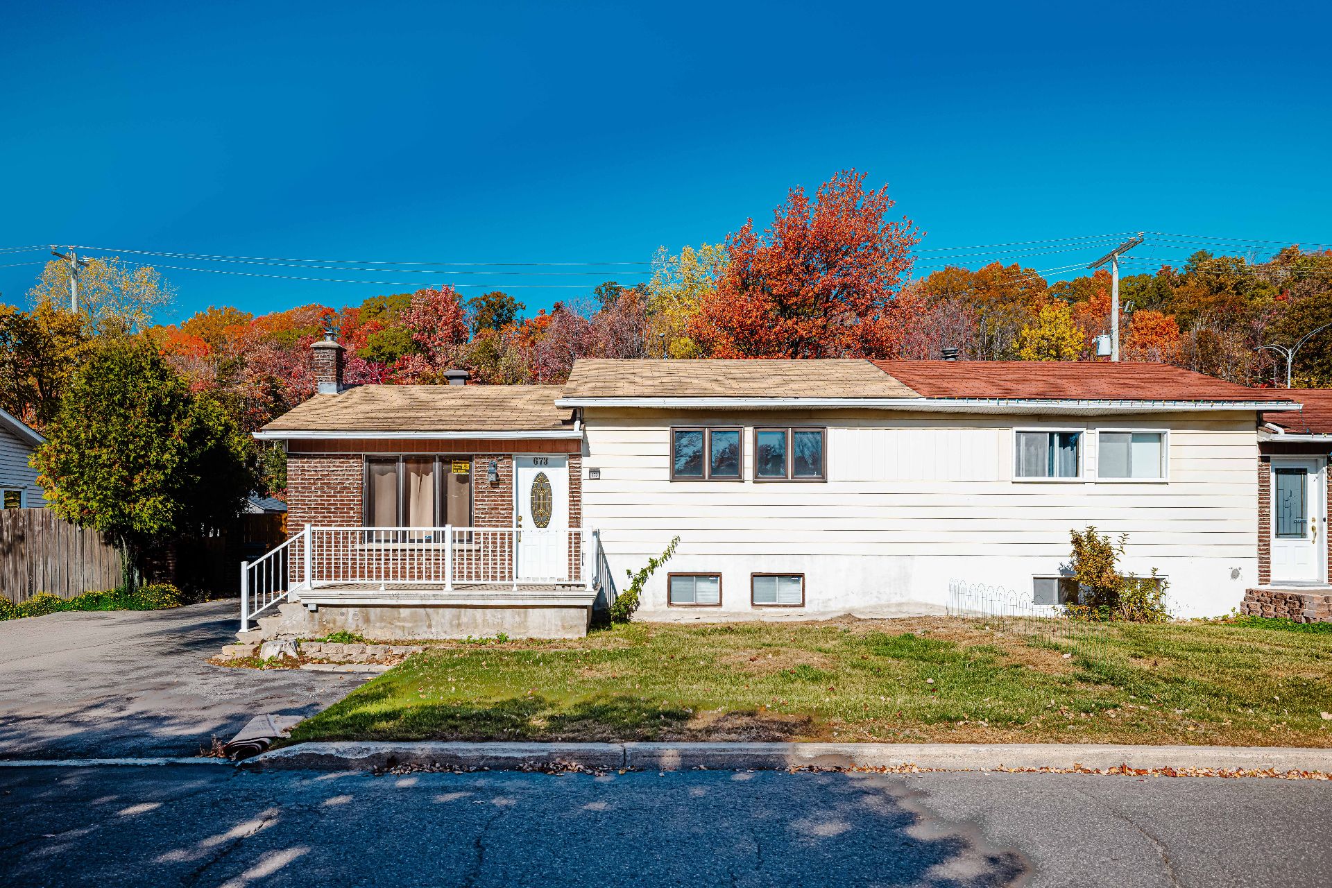 MLS: 25607628