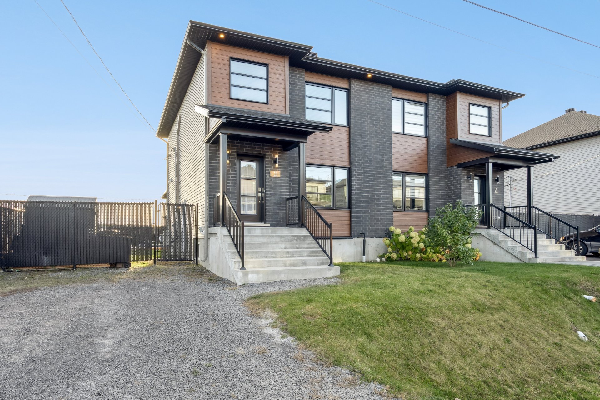 MLS: 28594530