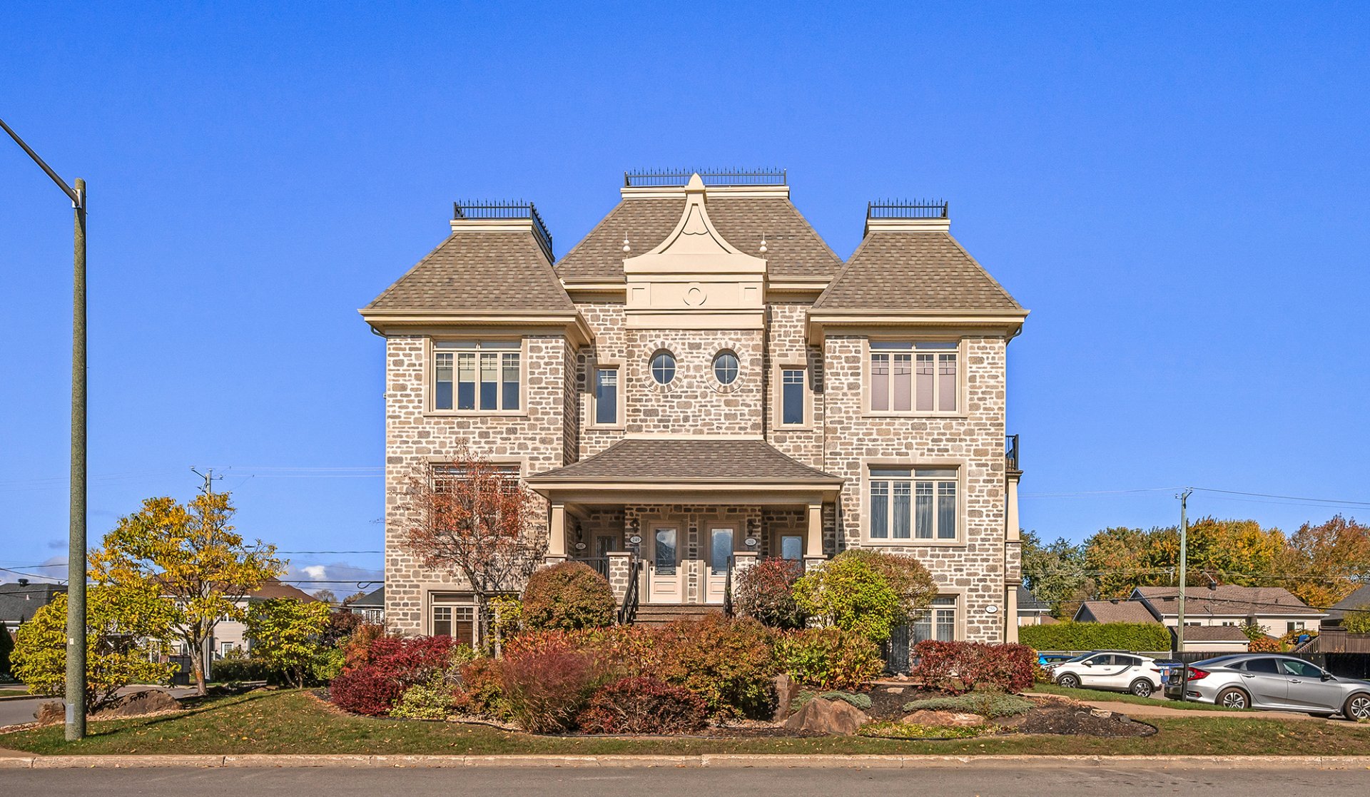 MLS: 24915874