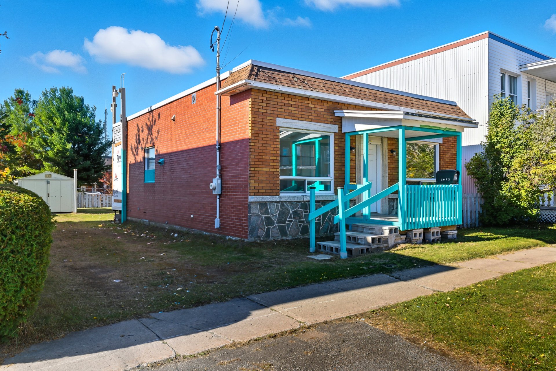 MLS: 24549483