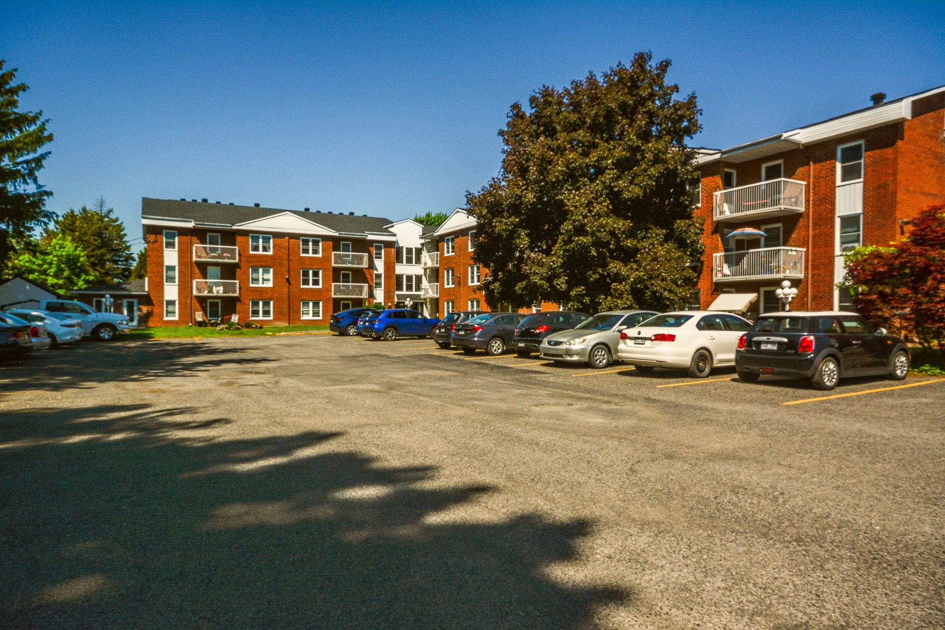 MLS: 27496415