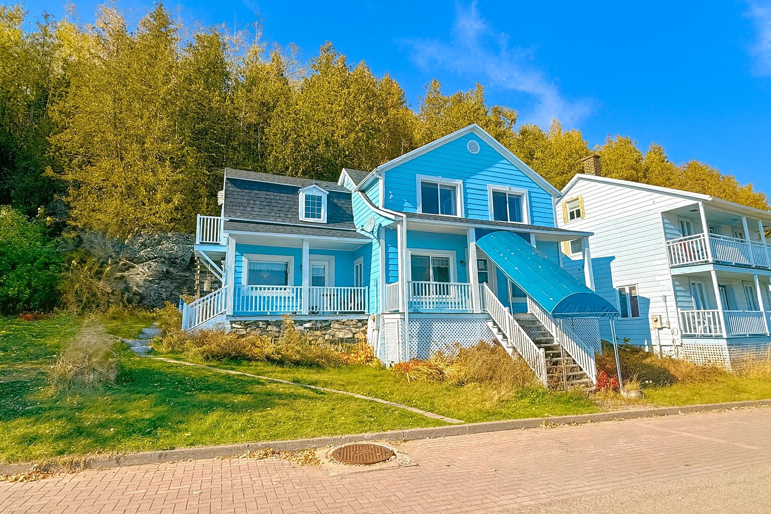 MLS: 24696405