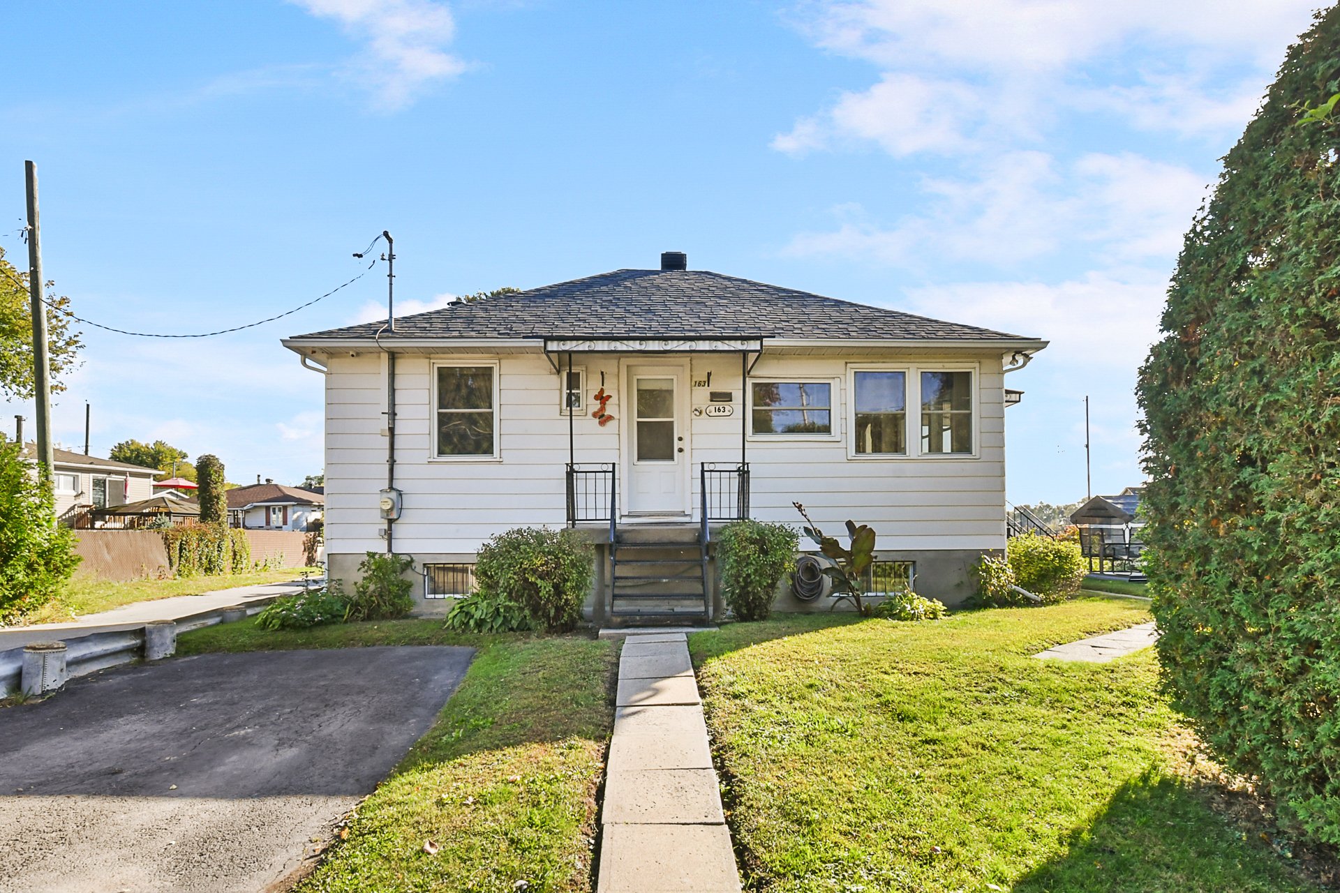 MLS: 25526122