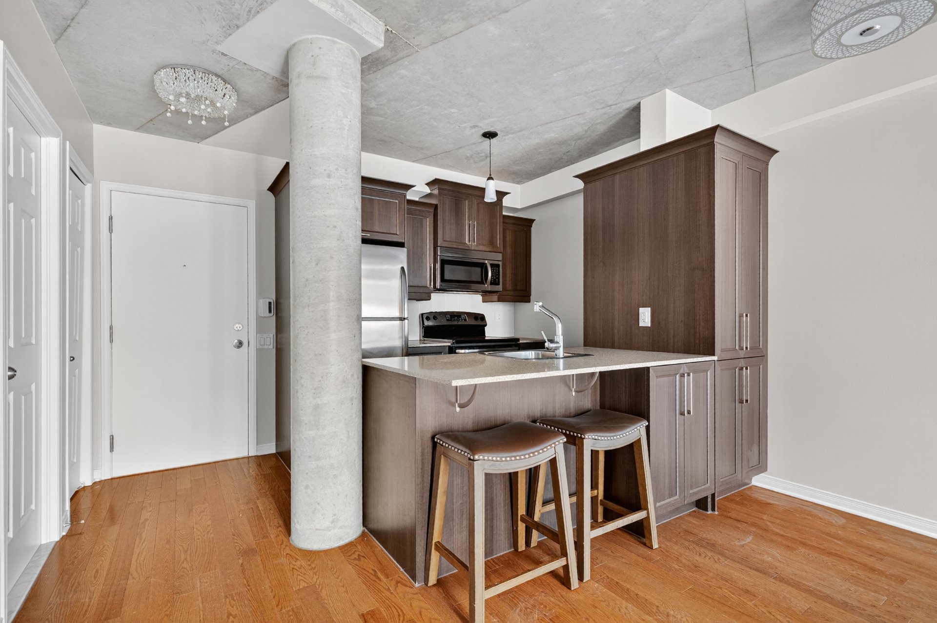MLS: 27520909