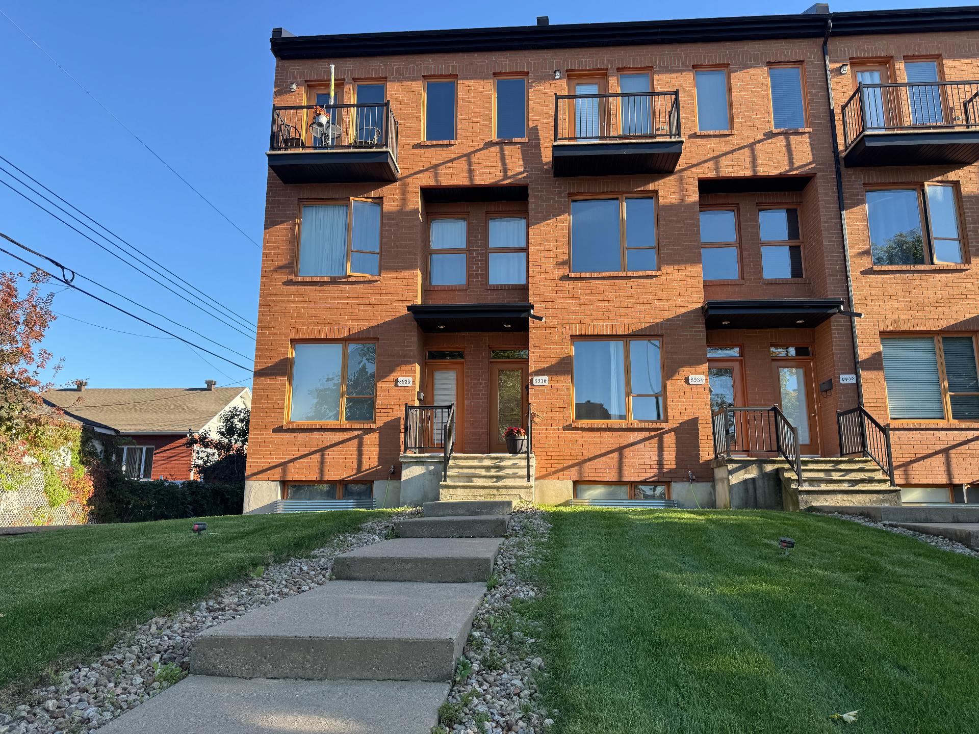 MLS: 25806511