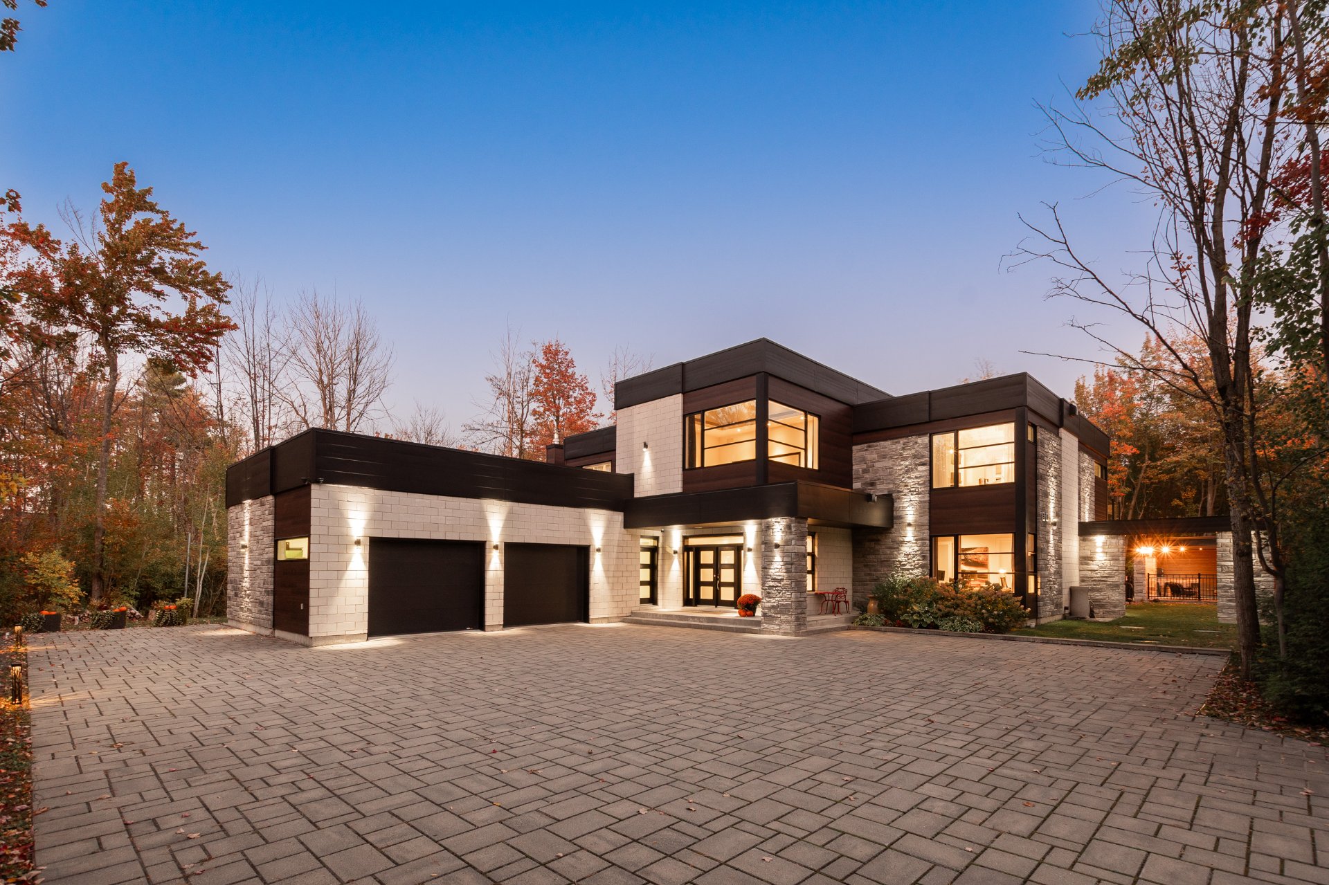 MLS: 24919088