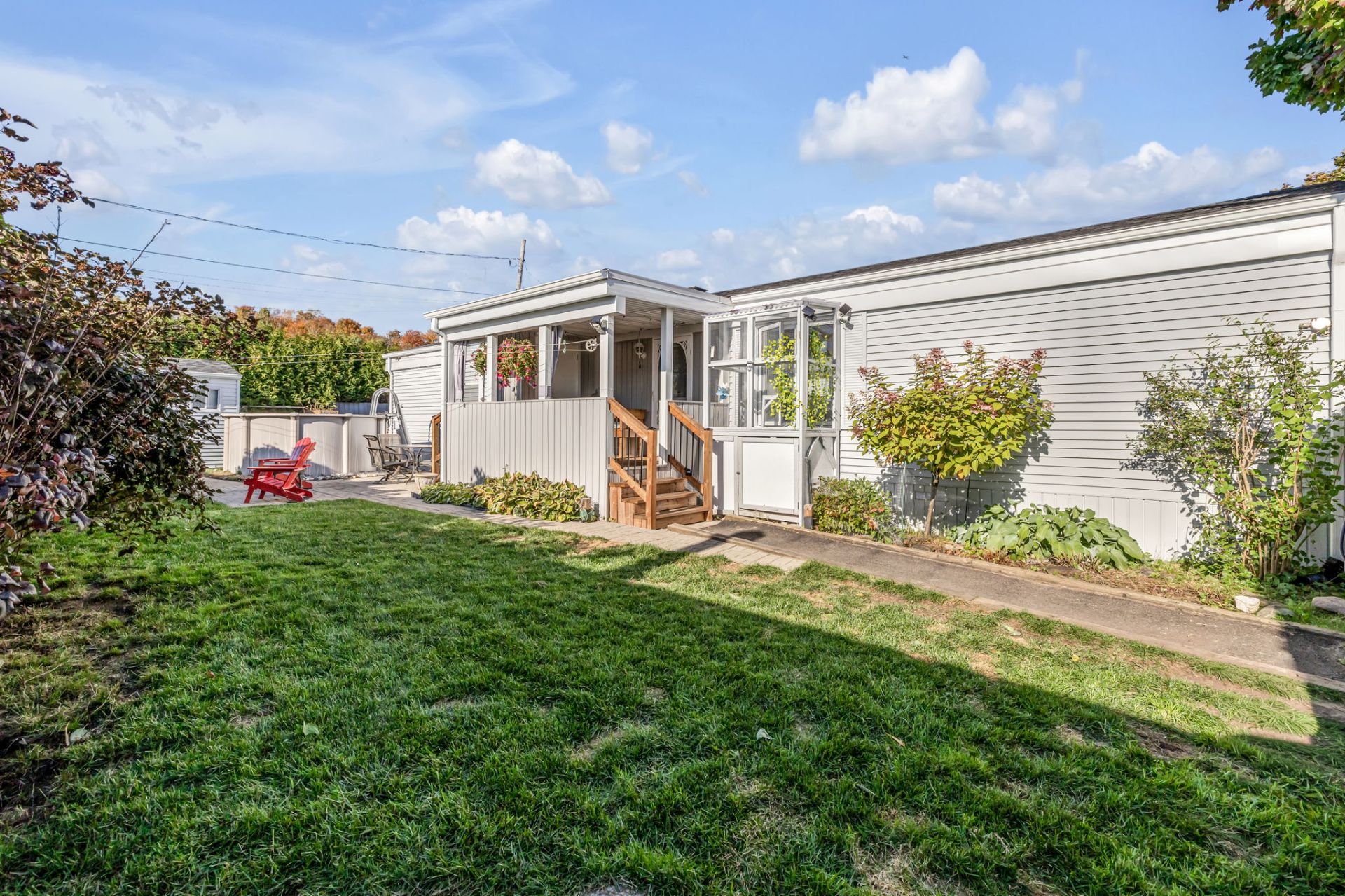 MLS: 27932536