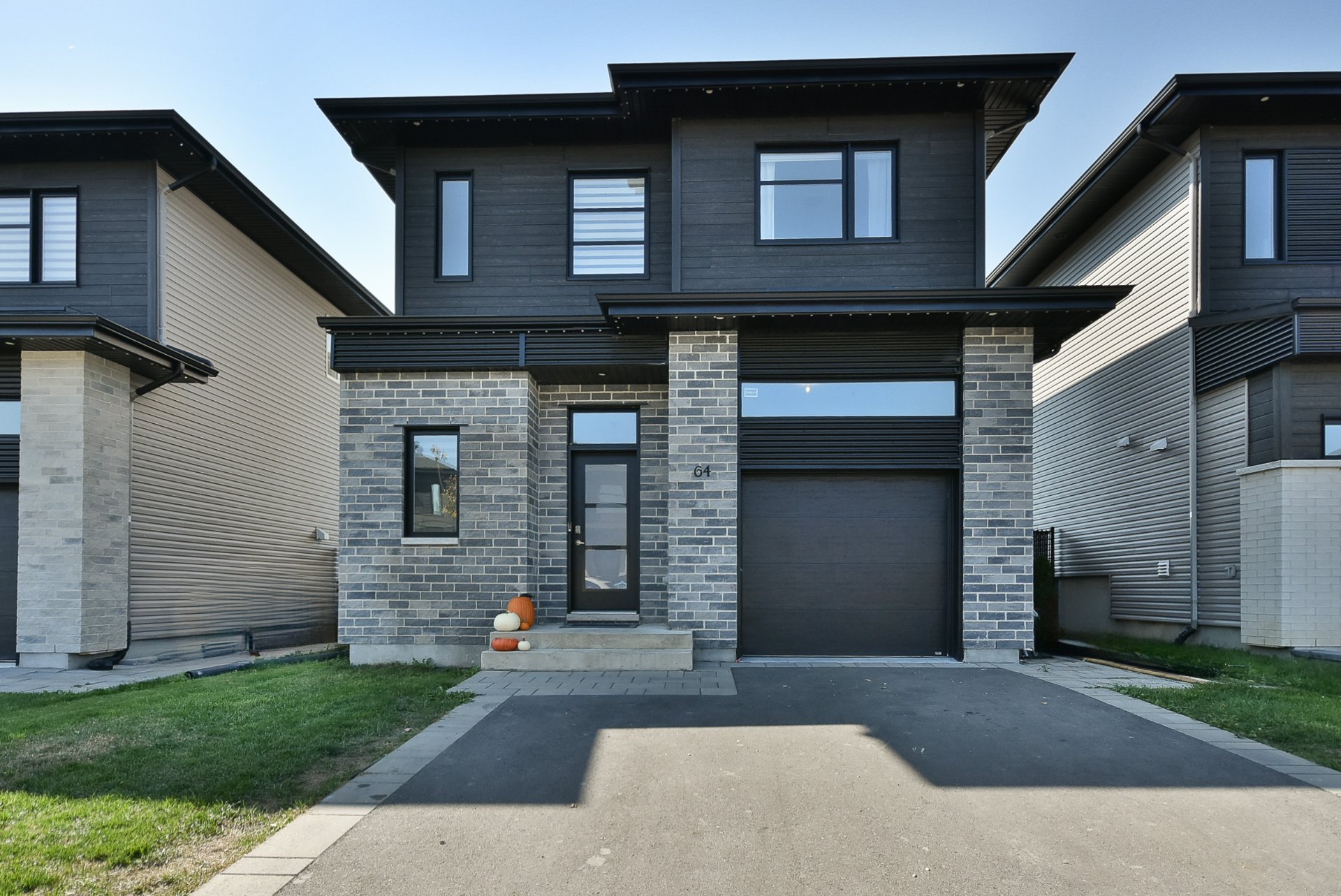 MLS: 26095838
