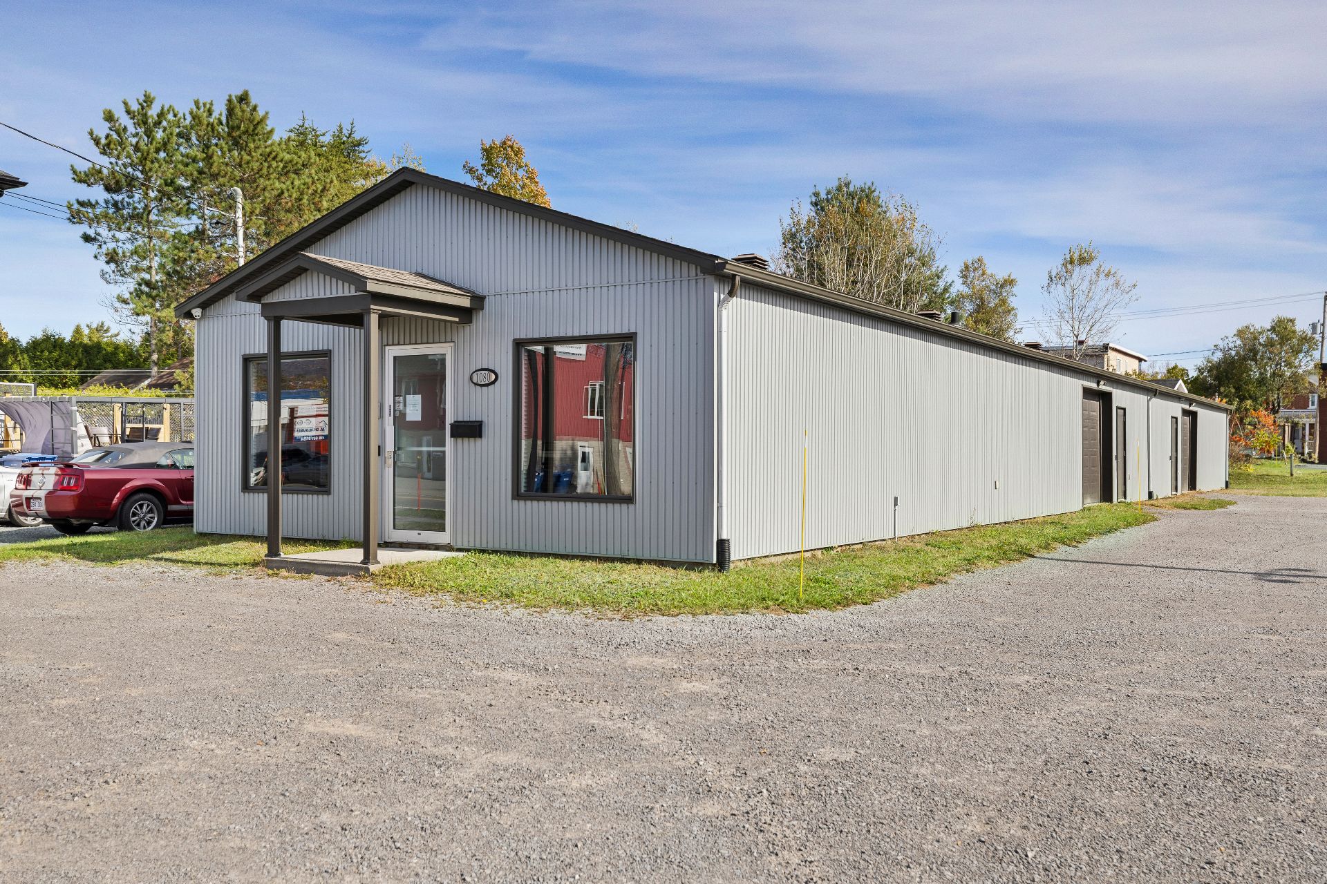 MLS: 25702262