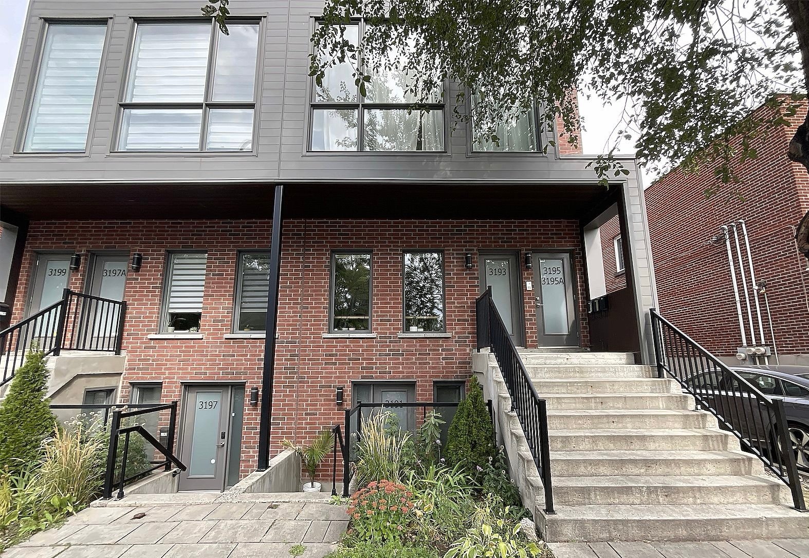 MLS: 26354072