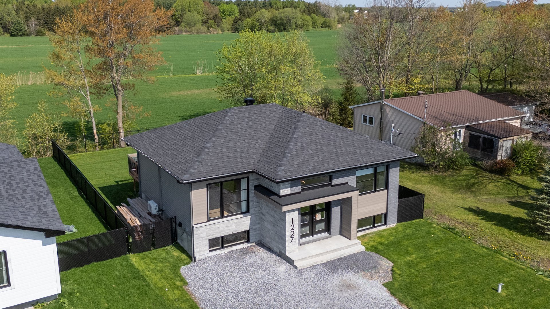 MLS: 25838701