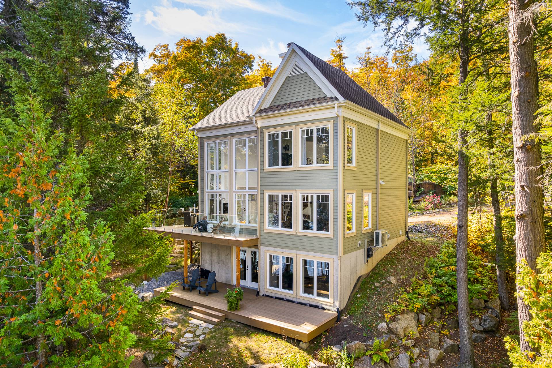 MLS: 27369346