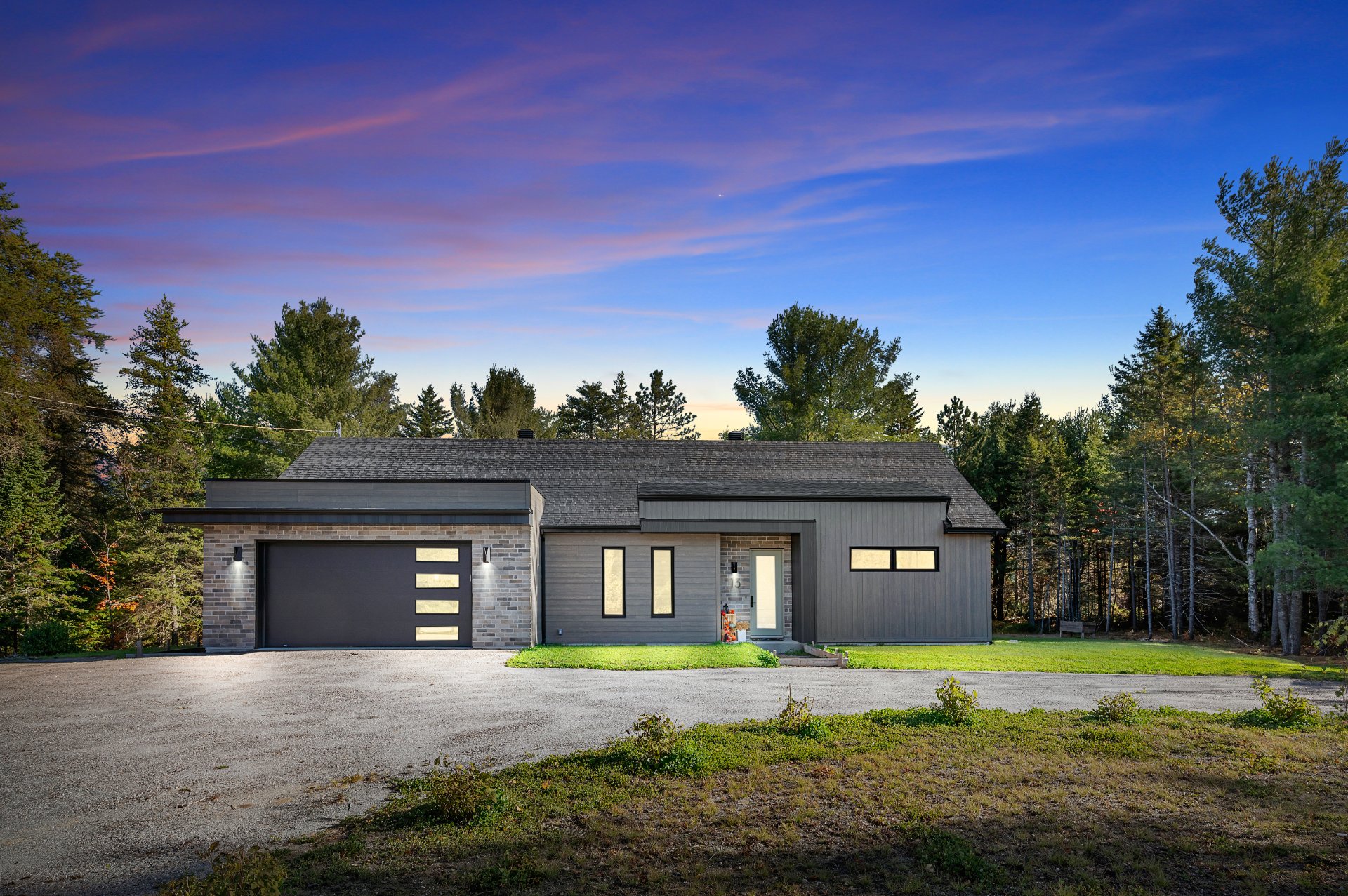 MLS: 21680102