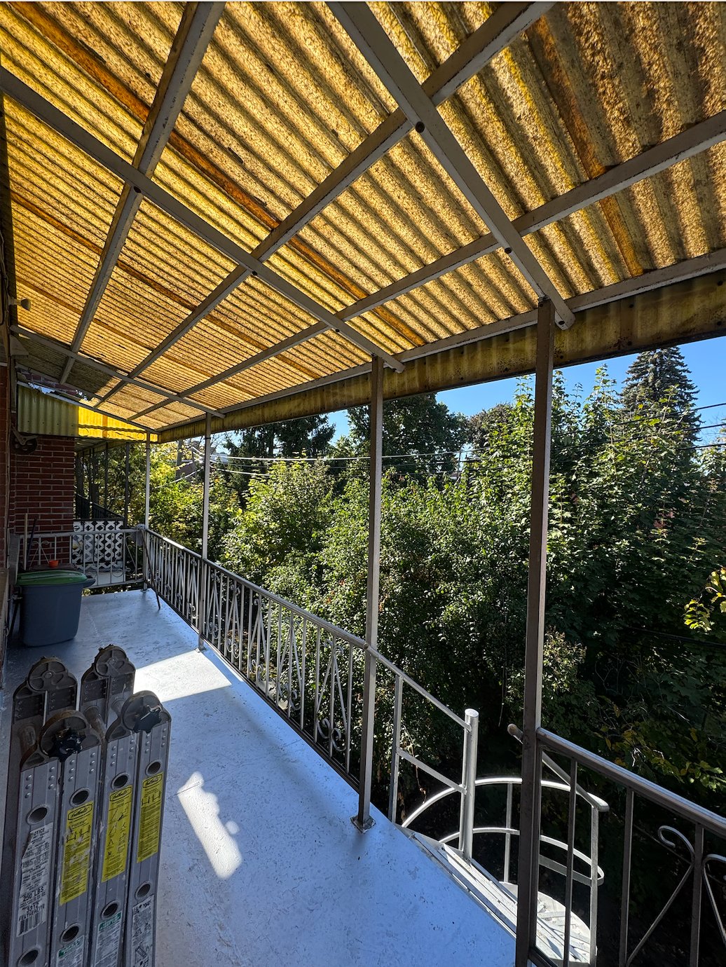 MLS: 22864857