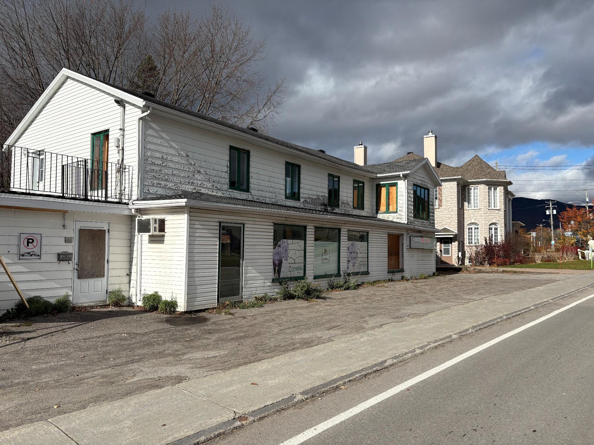 MLS: 17692093