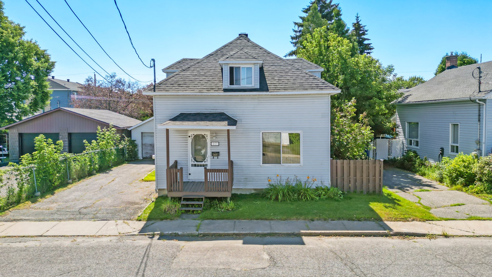 MLS: 22083324