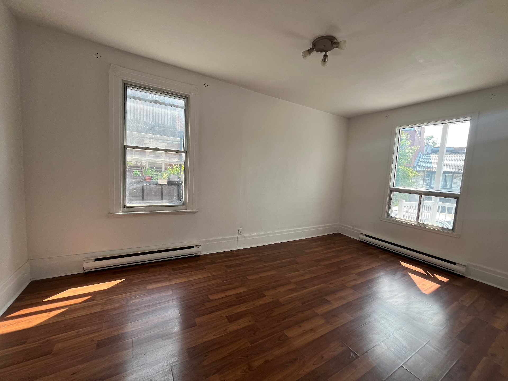 MLS: 23616935