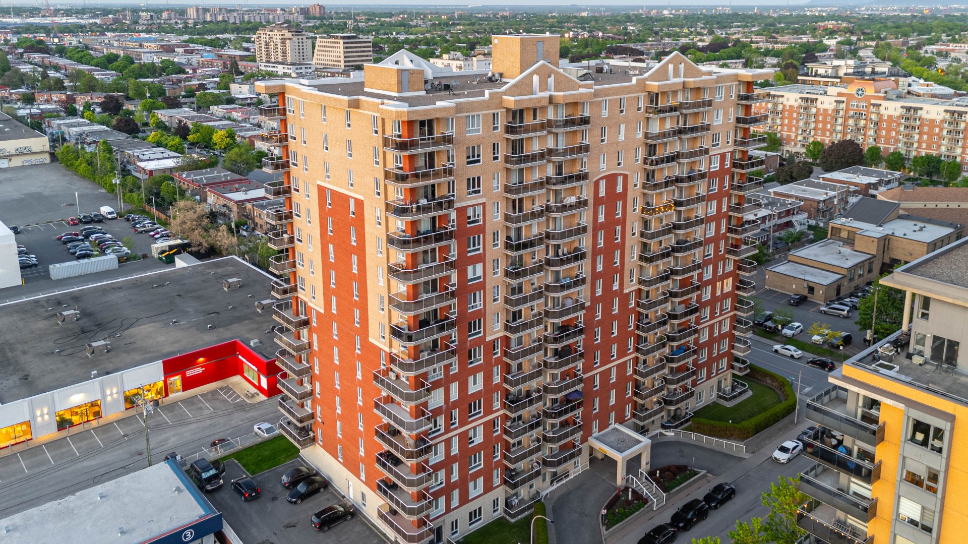 https://mediaserver.centris.ca/media.ashx?id=ADD46DCDA1D28B9D1F5D0C1D10&t=pi&f=I