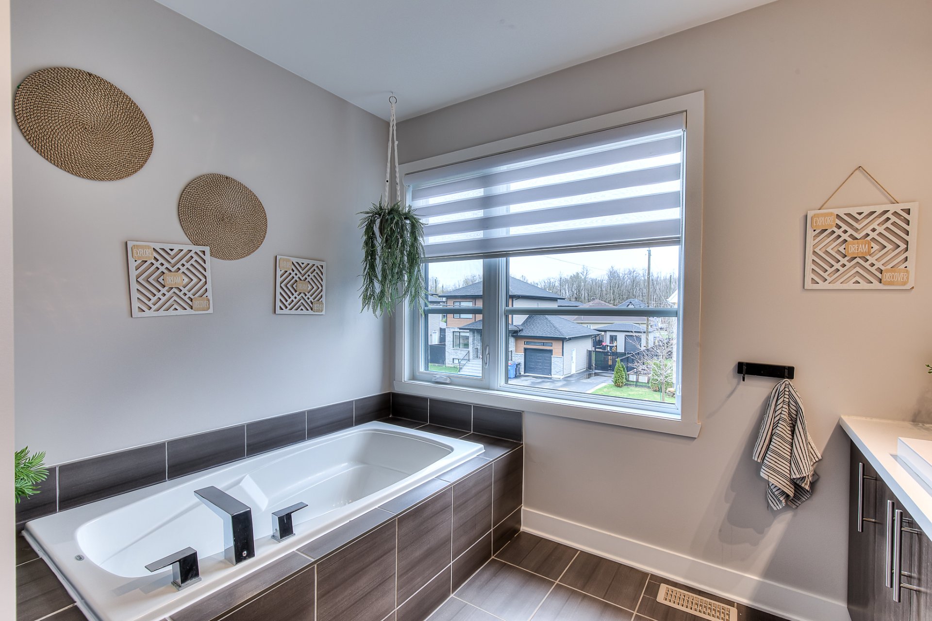 Maison à étages à vendre Les Cèdres 12