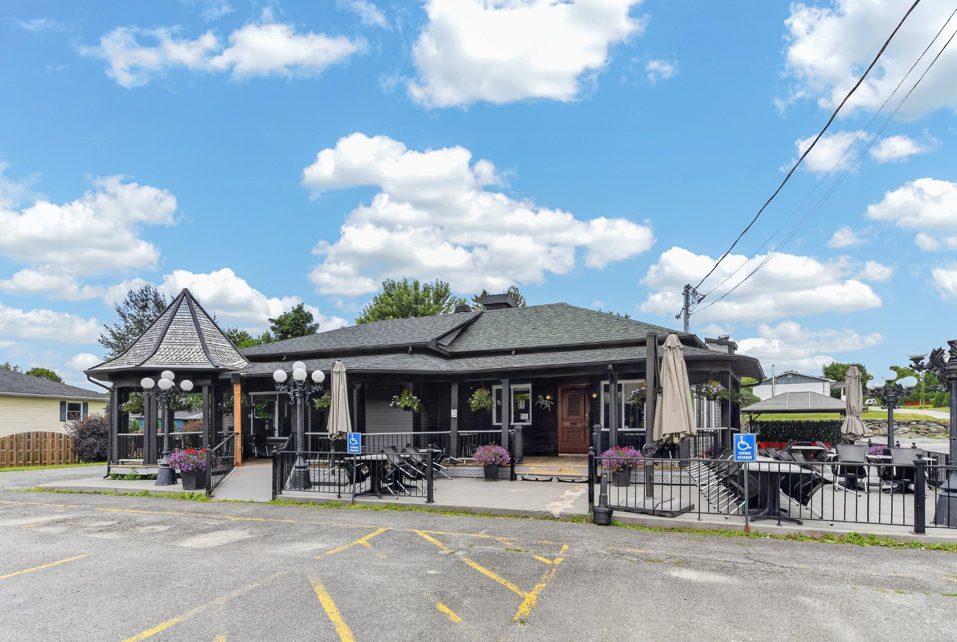 Façade