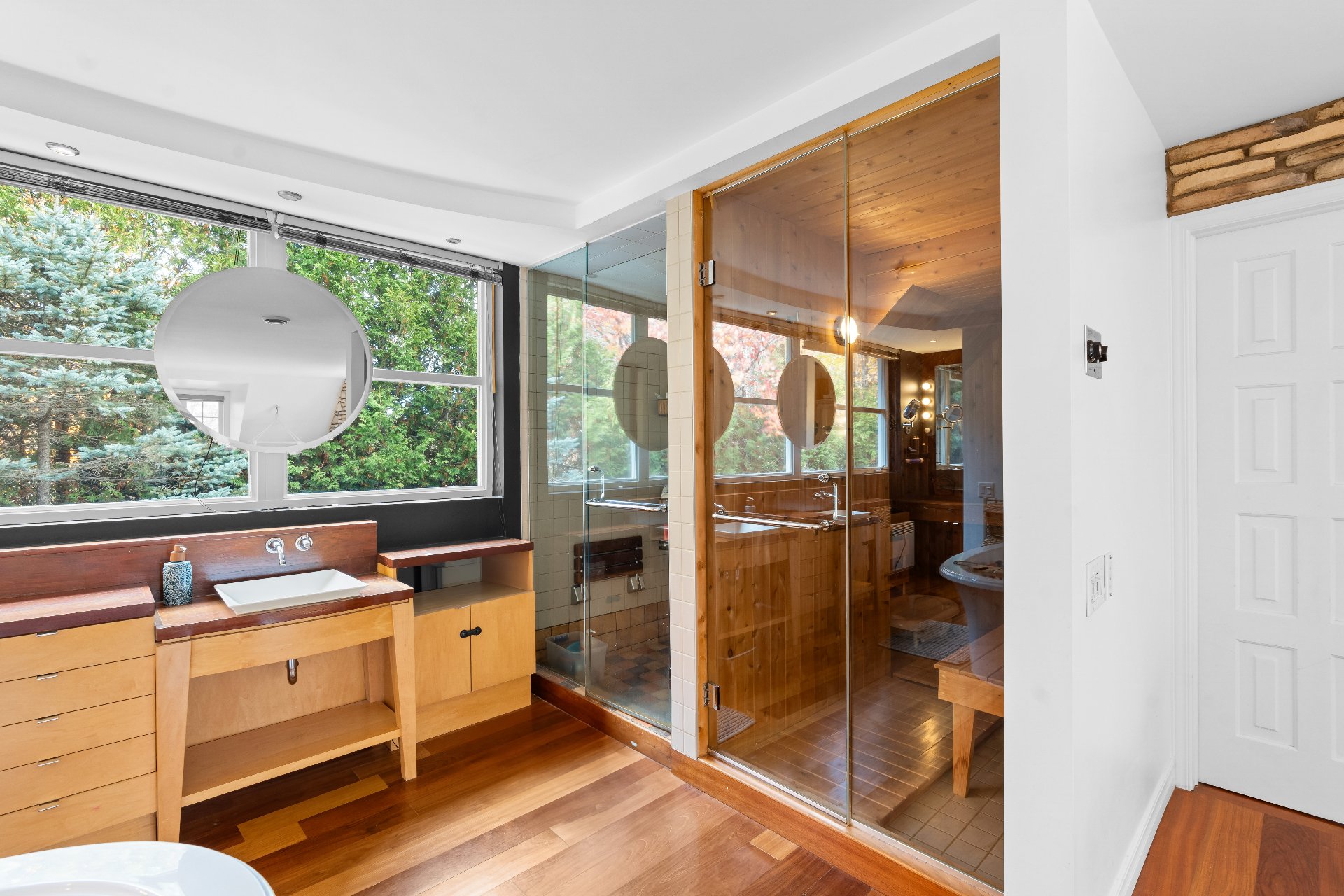Salle de bains attenante à la CCP