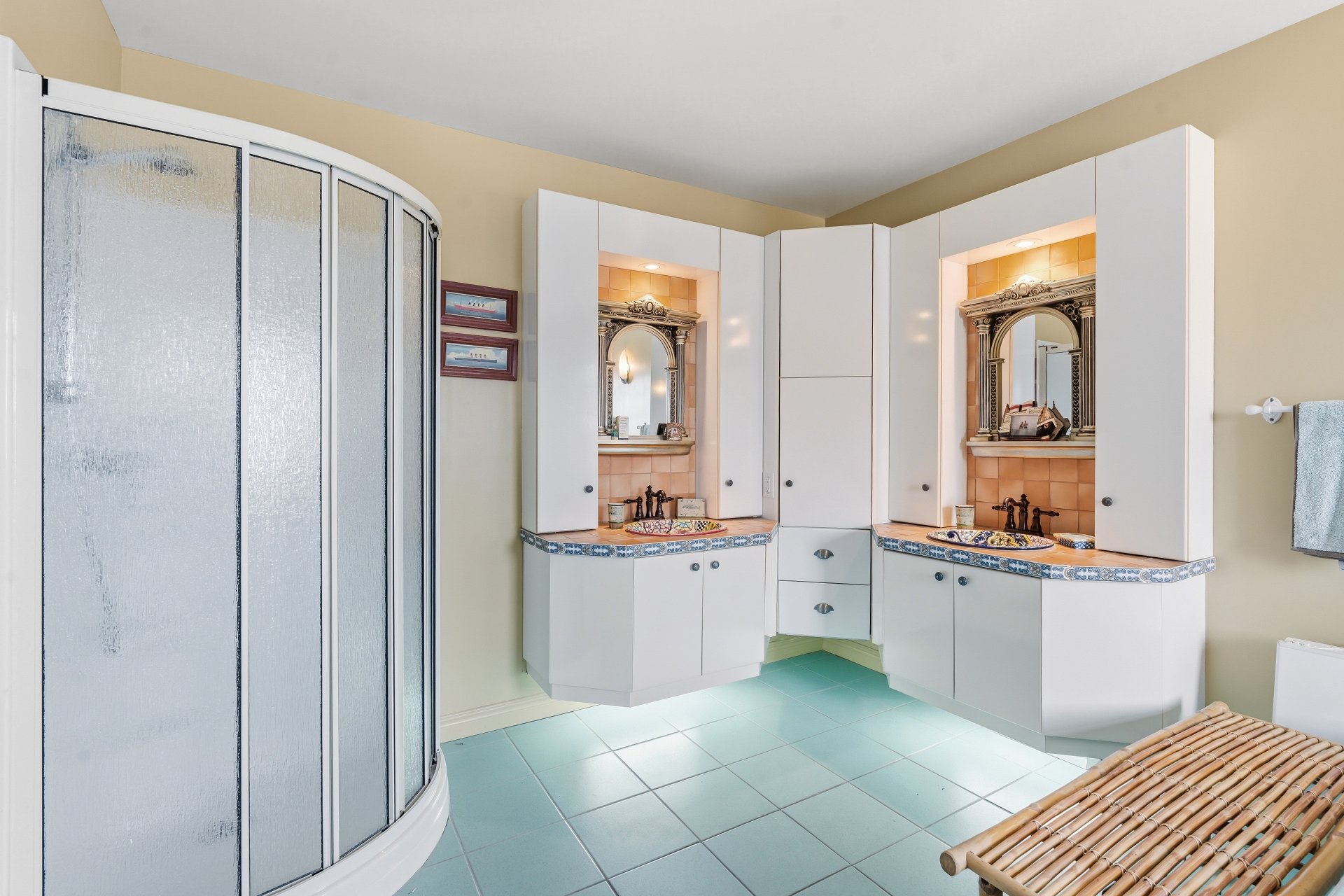 Salle de bains attenante à la CCP