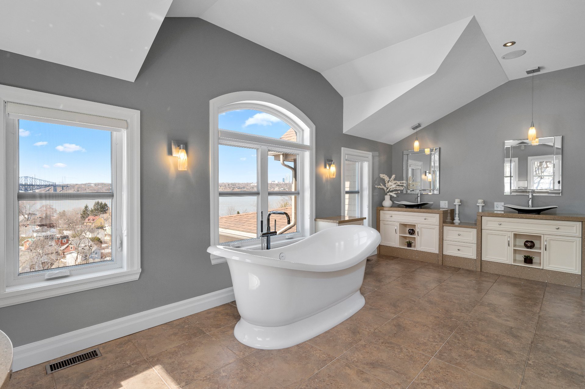 Salle de bains attenante à la CCP