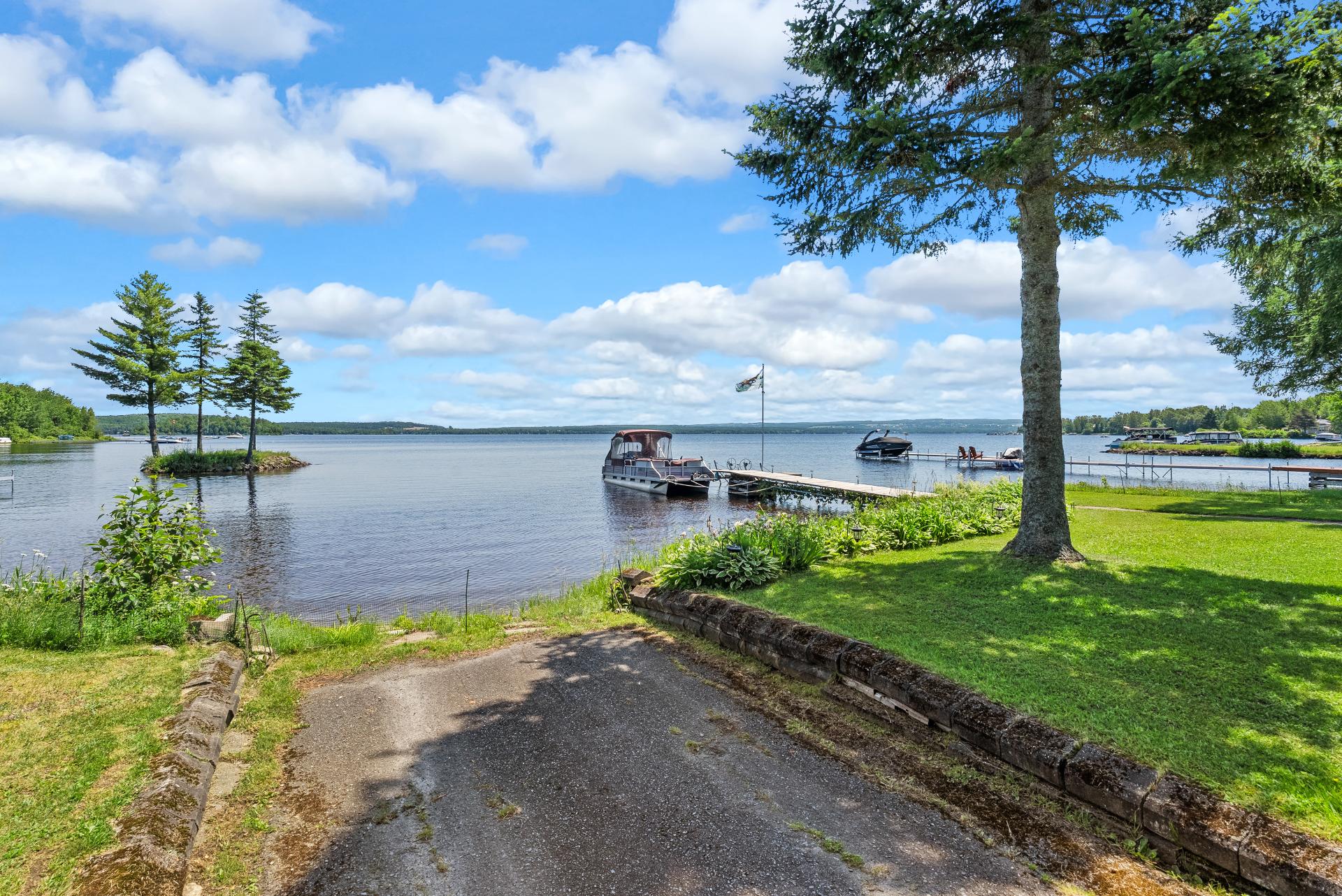 Accès au plan d'eau