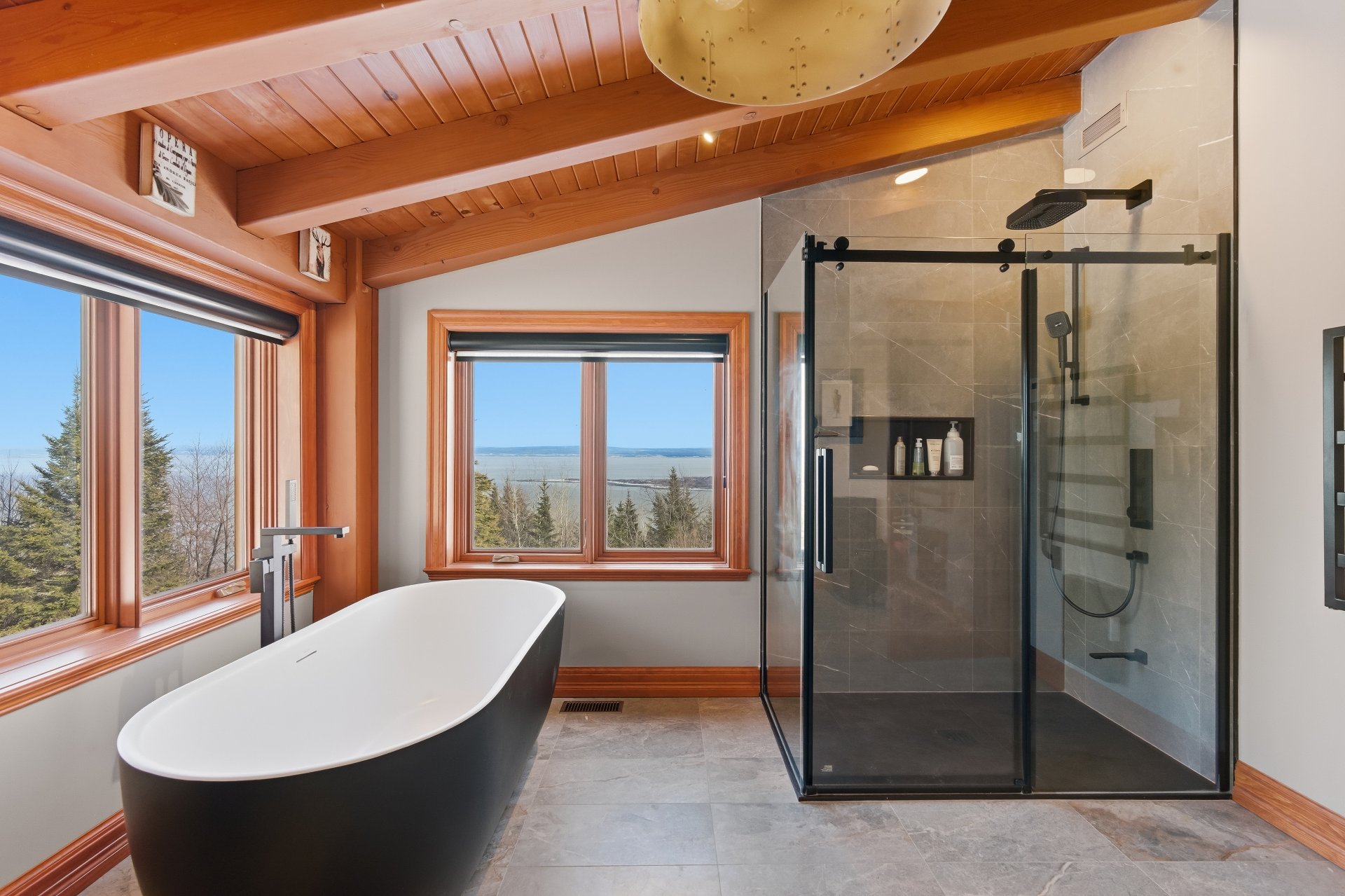 Salle de bains attenante à la CCP