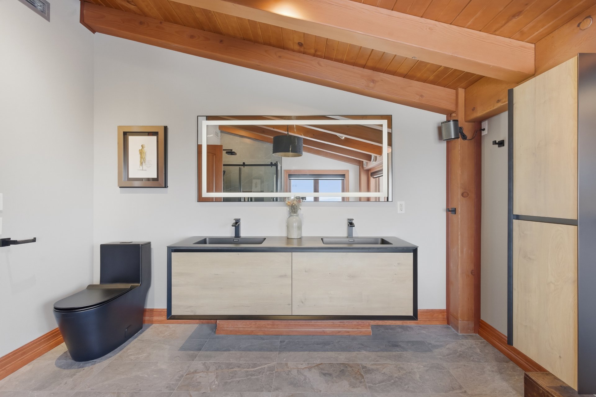 Salle de bains attenante à la CCP