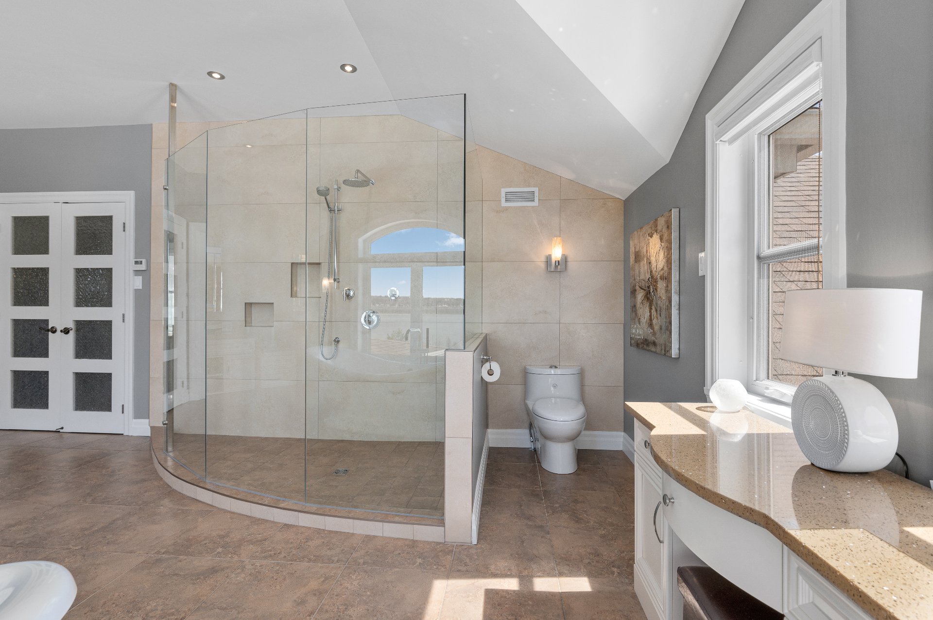 Salle de bains attenante à la CCP