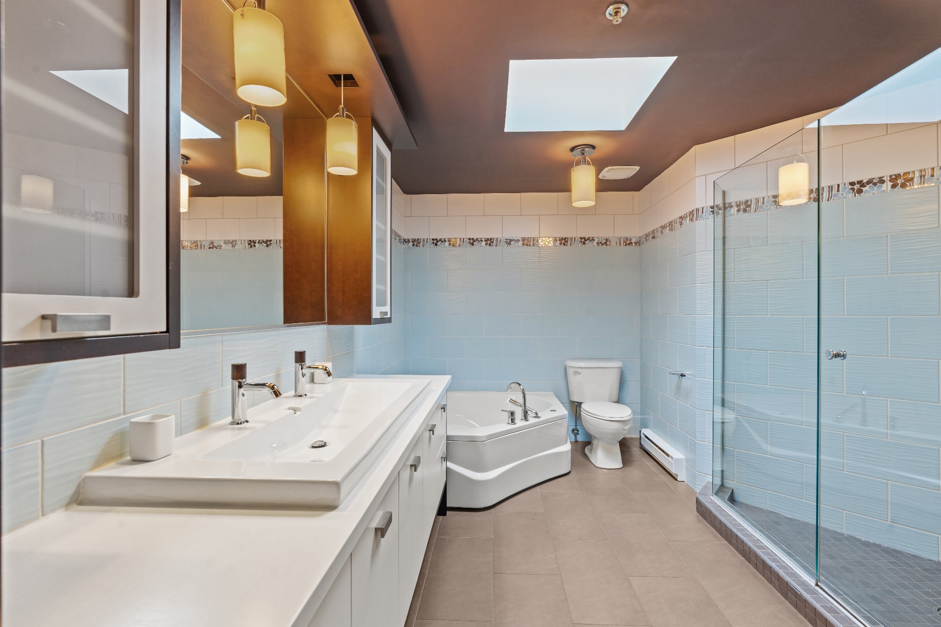 Salle de bains attenante à la CCP