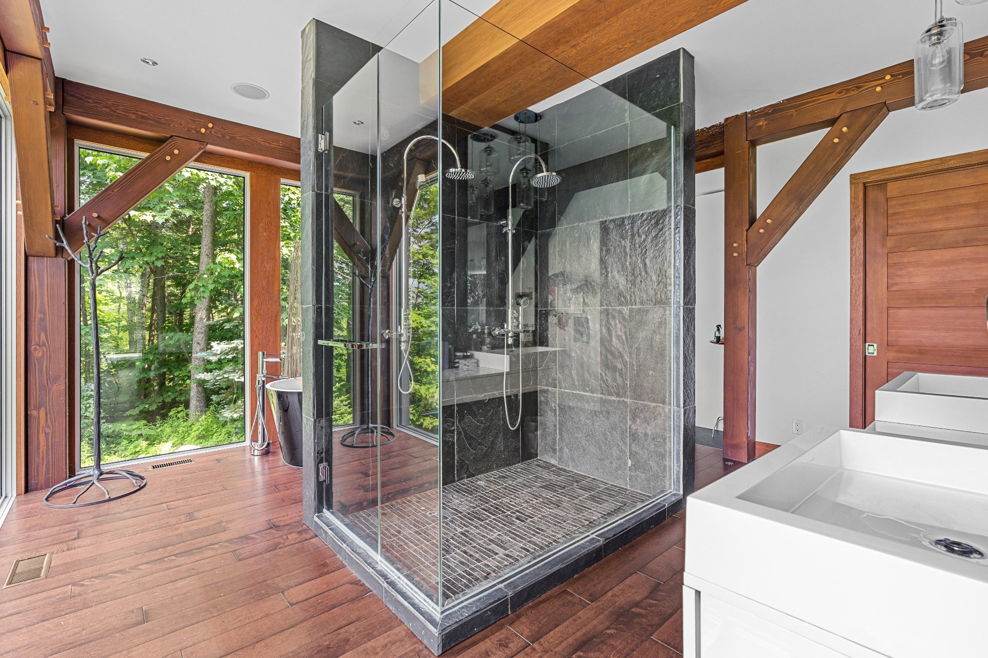 Salle de bains attenante à la CCP