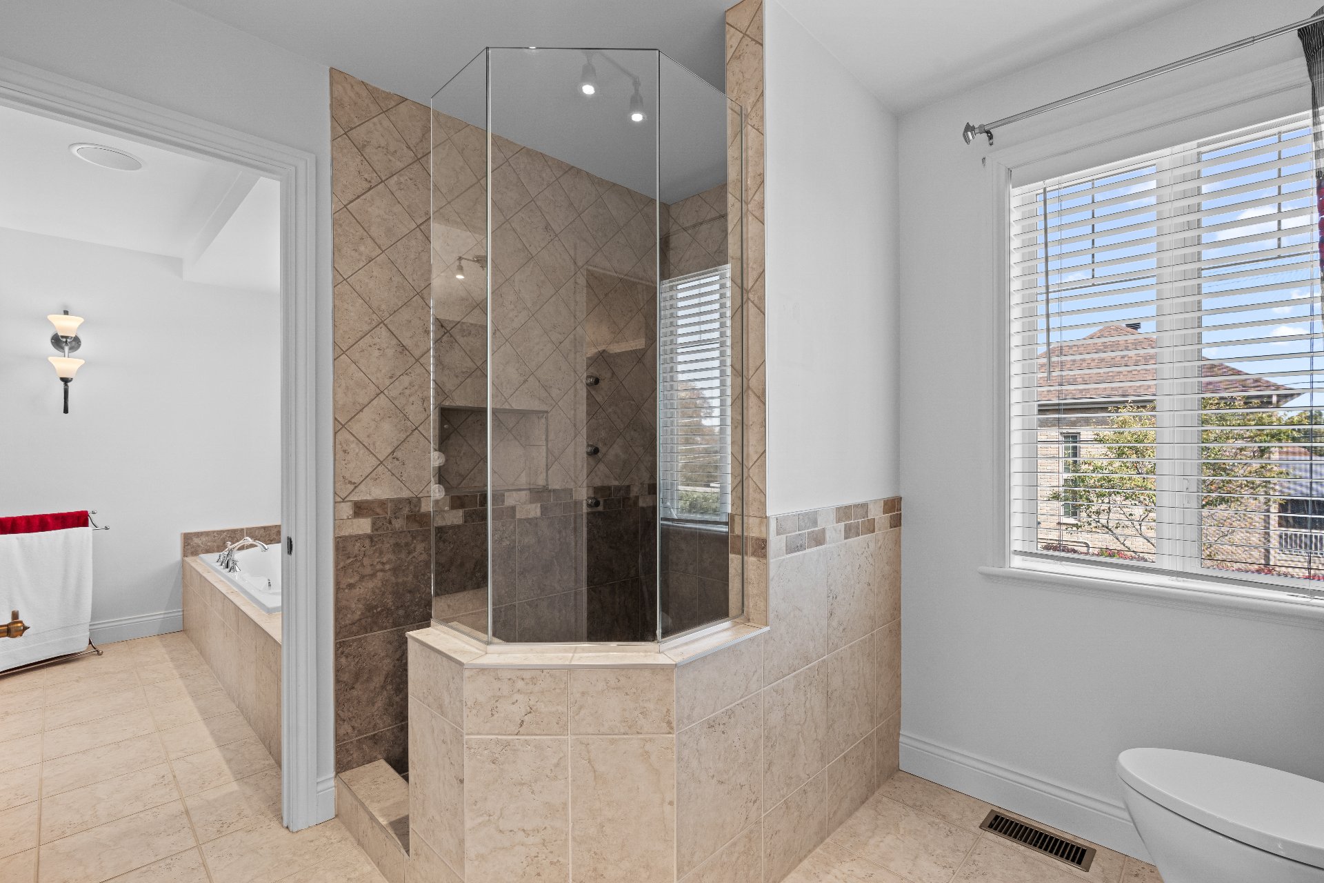 Salle de bains attenante à la CCP