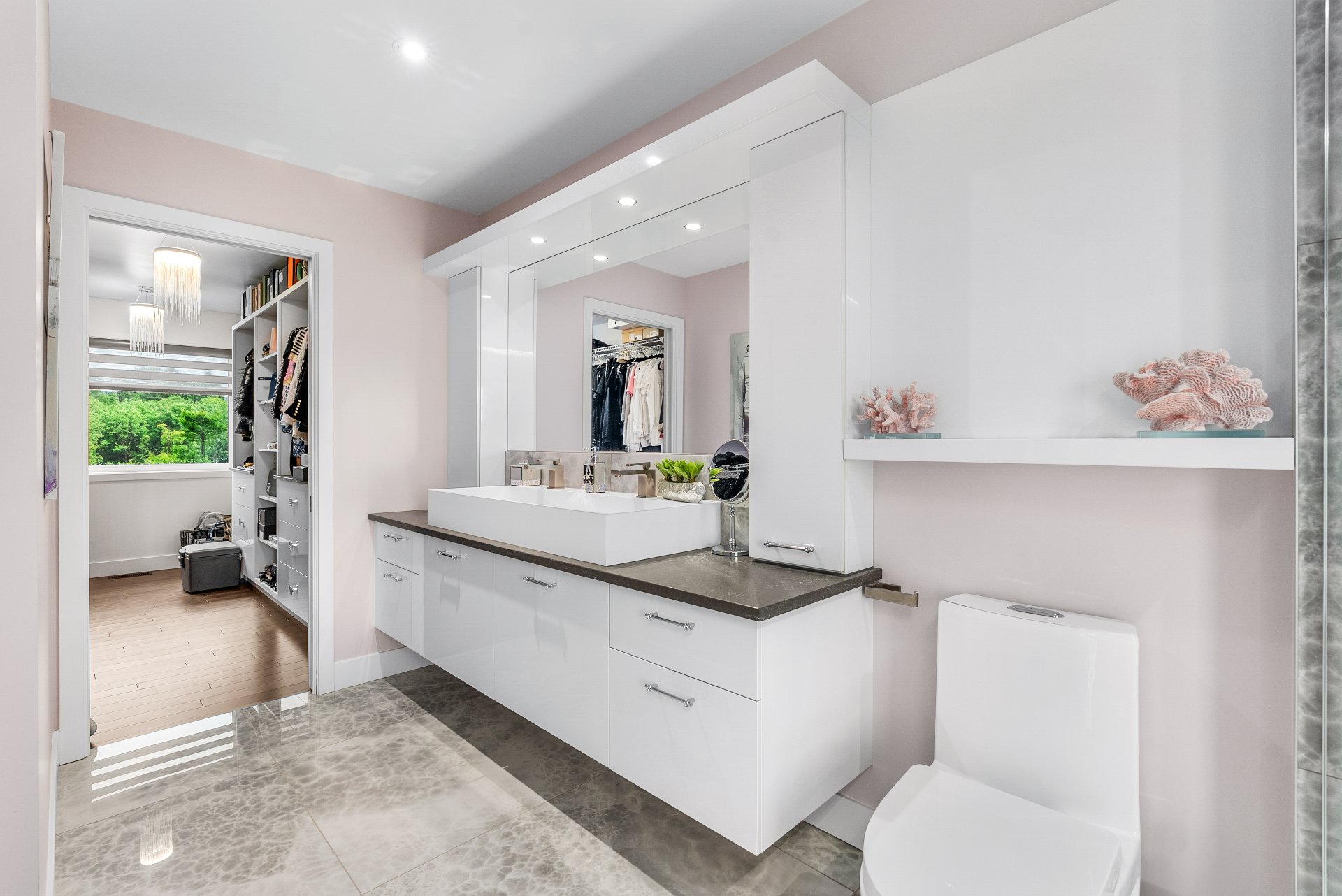 Salle de bains attenante à la CCP