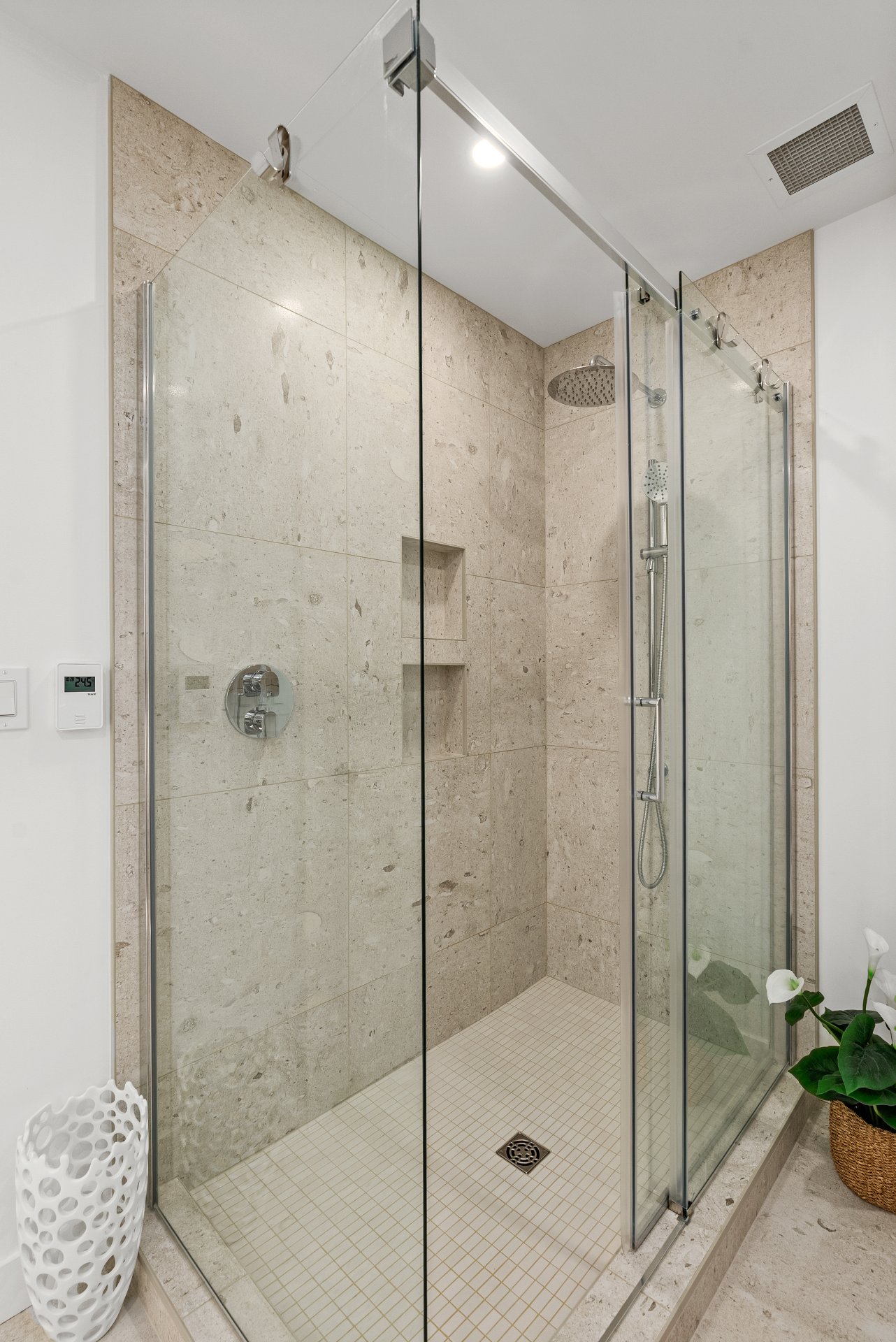 Salle de bains attenante à la CCP