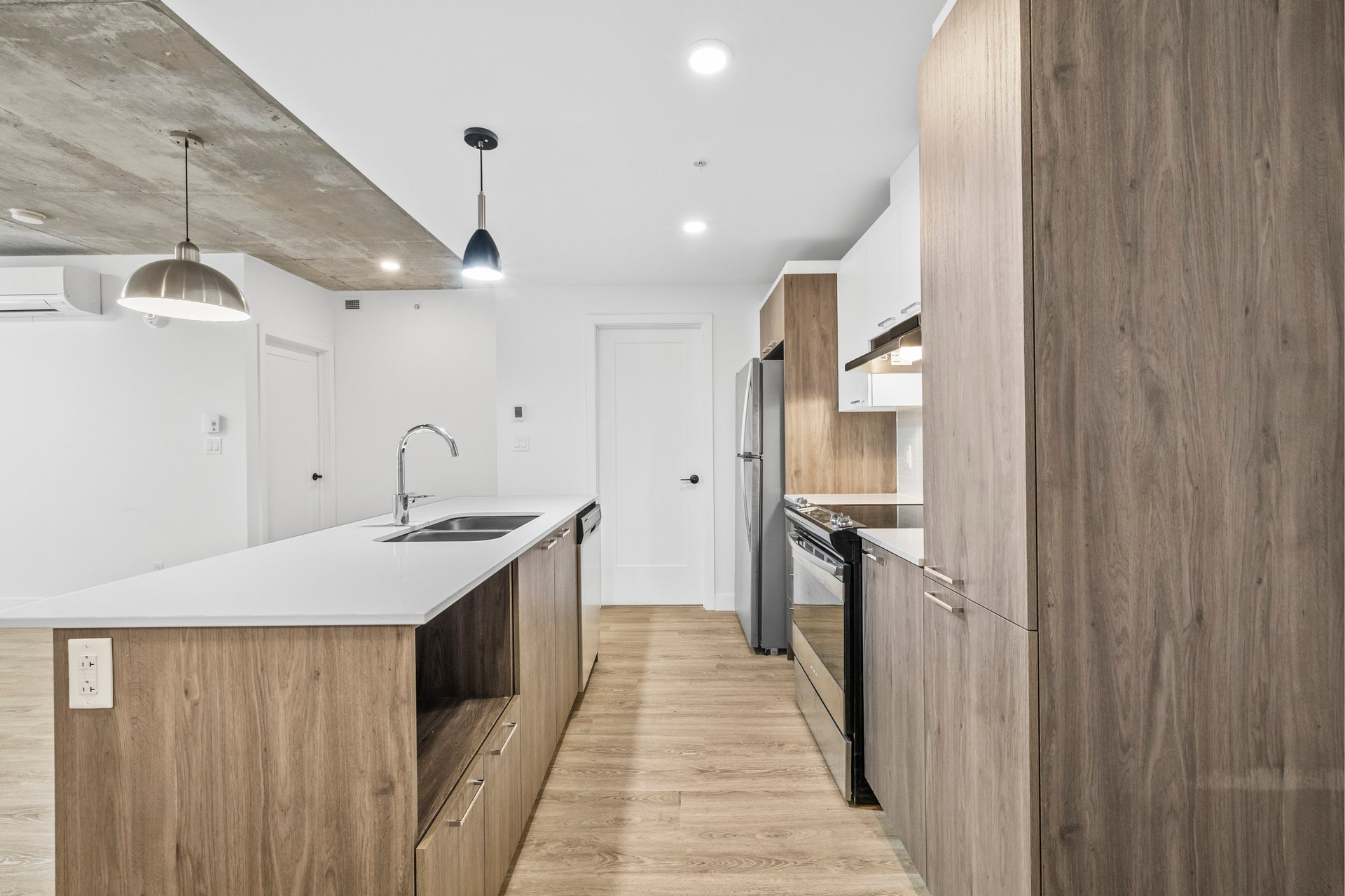 6095 Boul. Gouin O. — photo 3
