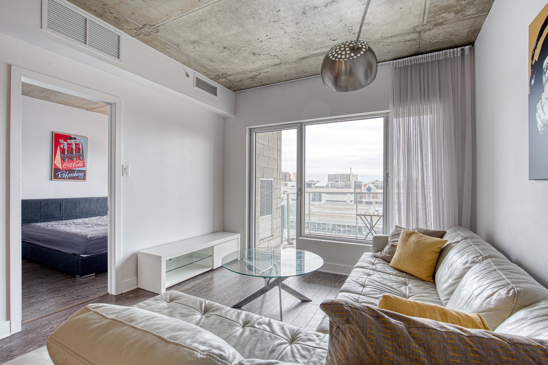 1150 Rue St-Denis — photo 3