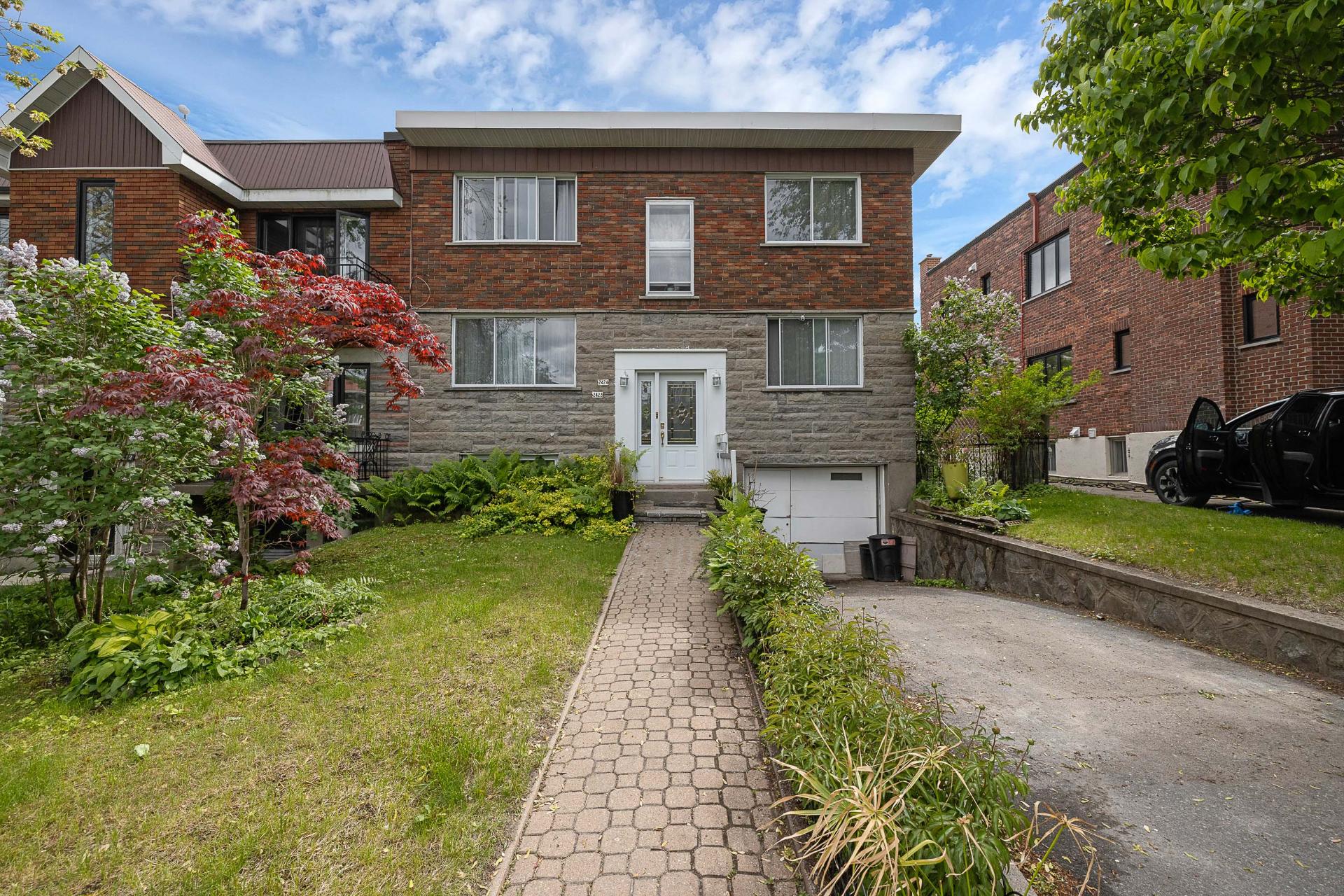 2424 Av. de Mayfair — photo 1