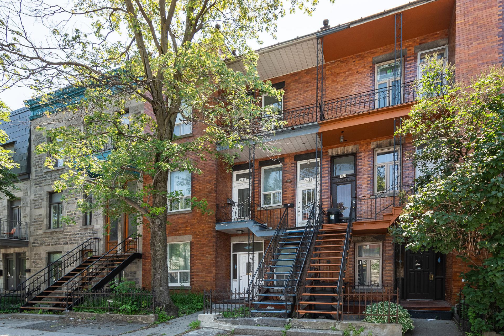 5724 Rue St-Urbain — photo 1