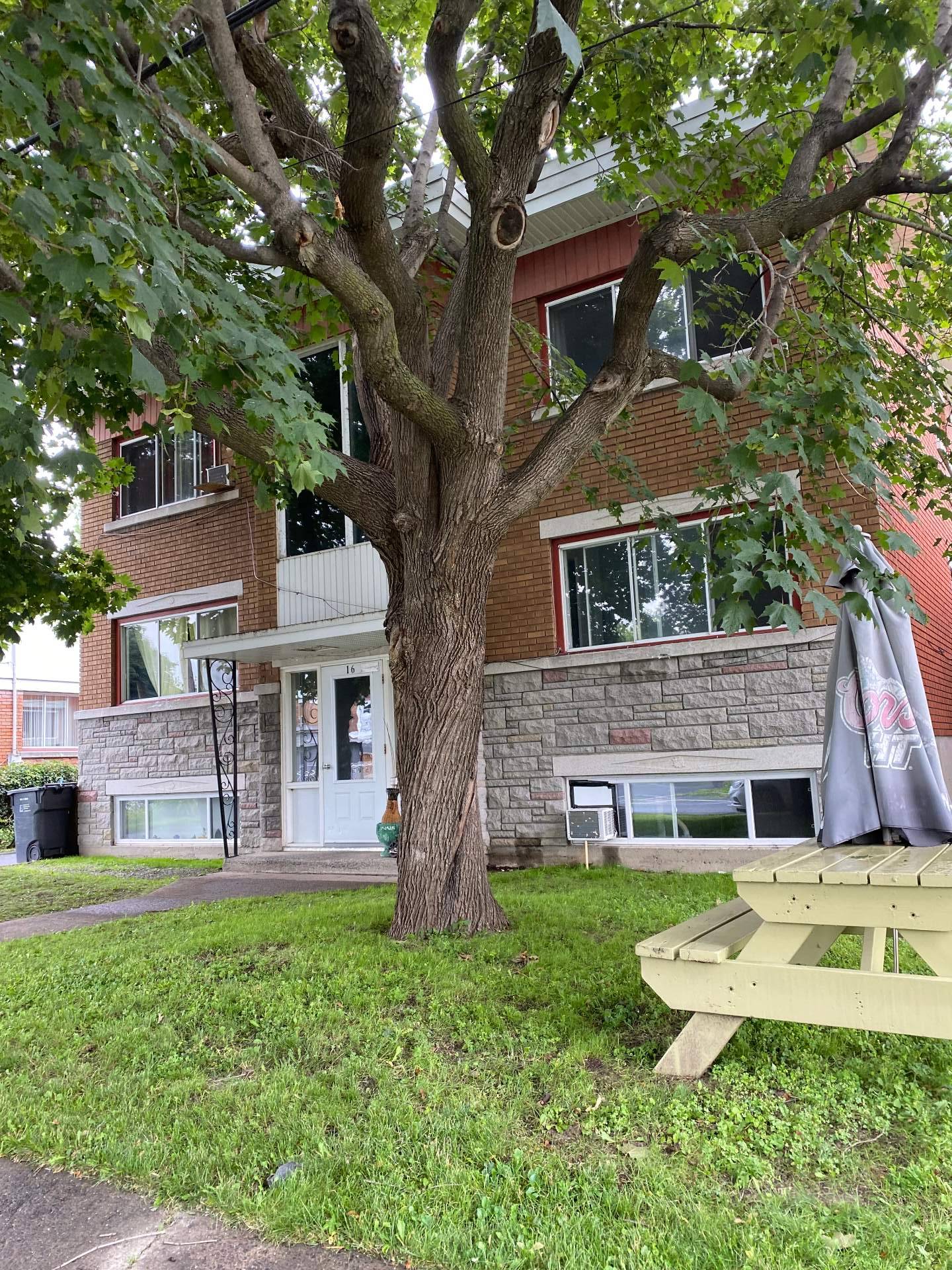 16 Rue Beauchemin — photo 1